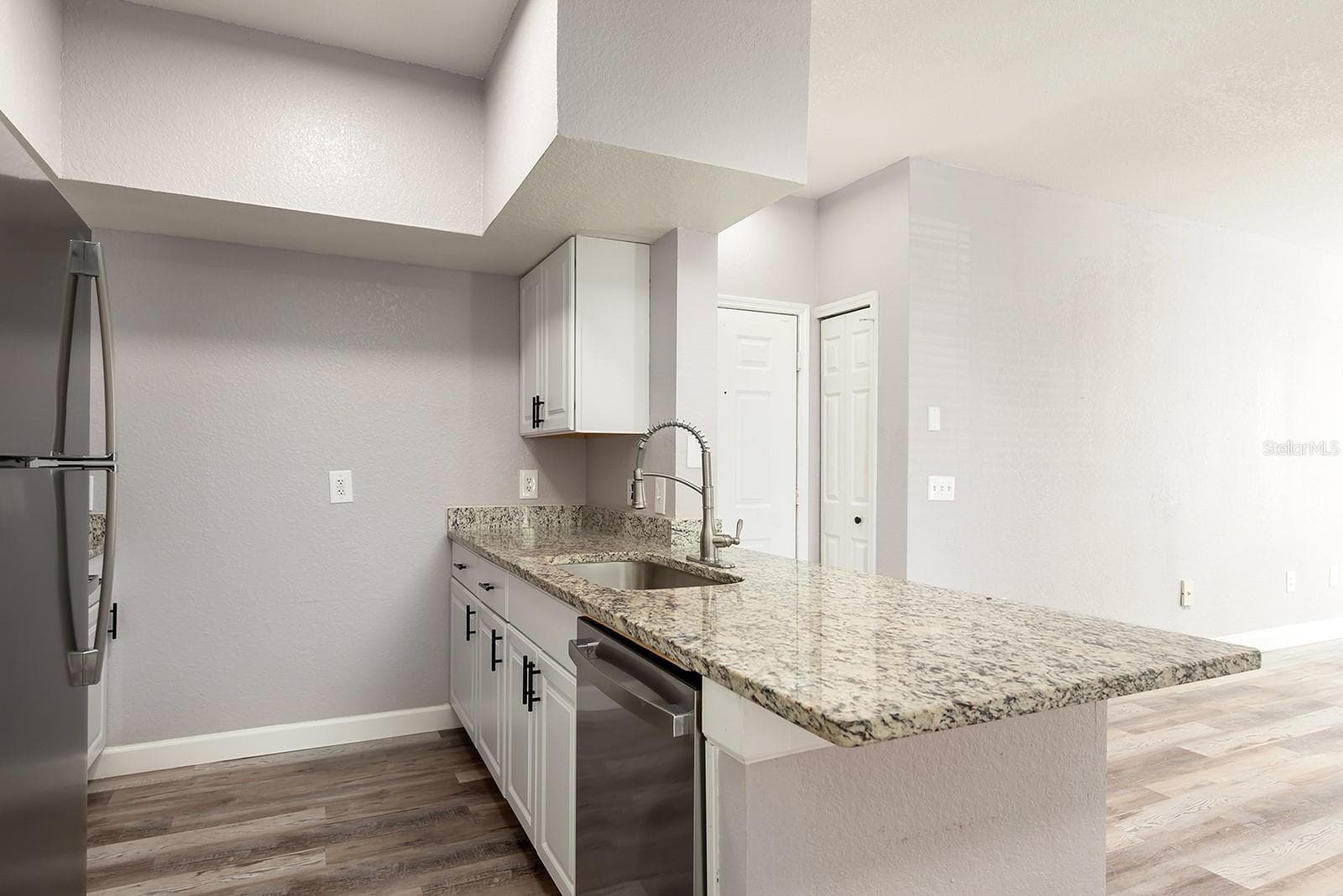 Kitchen - 13015 PLANTATION PARK CIR #1027, ORLANDO