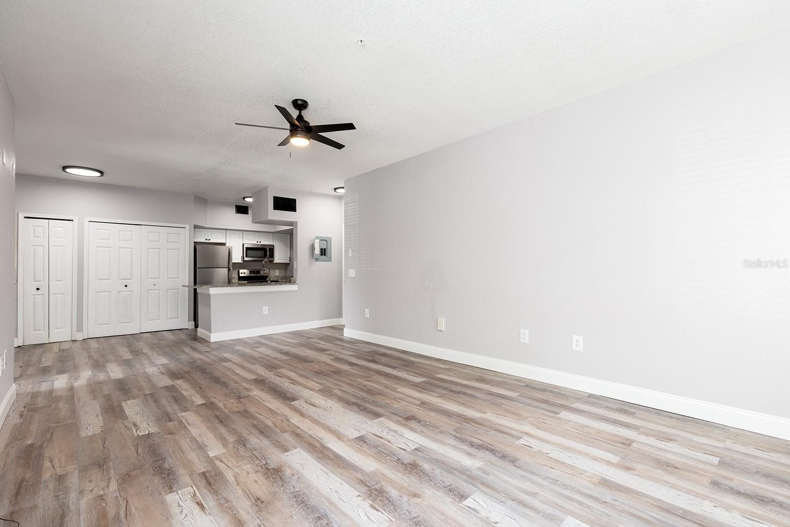Living-Dining Combination - 13015 PLANTATION PARK CIR #1027, ORLANDO