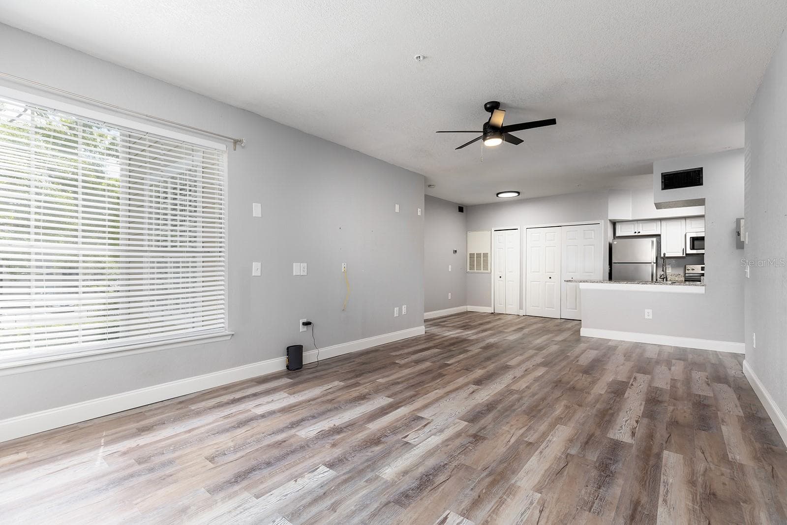 Living-Dining Combination - 13015 PLANTATION PARK CIR #1027, ORLANDO