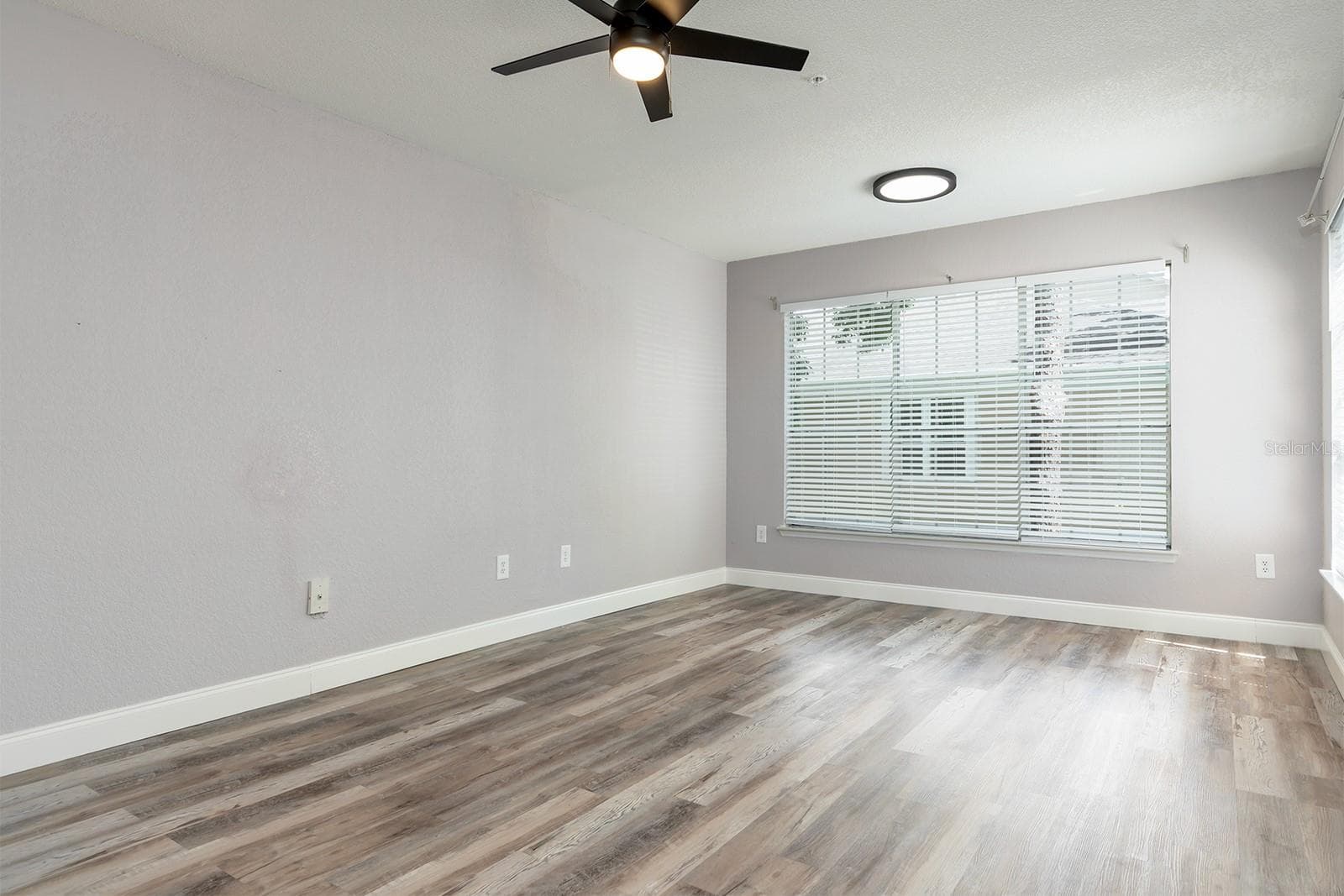 Living-Dining Combination - 13015 PLANTATION PARK CIR #1027, ORLANDO