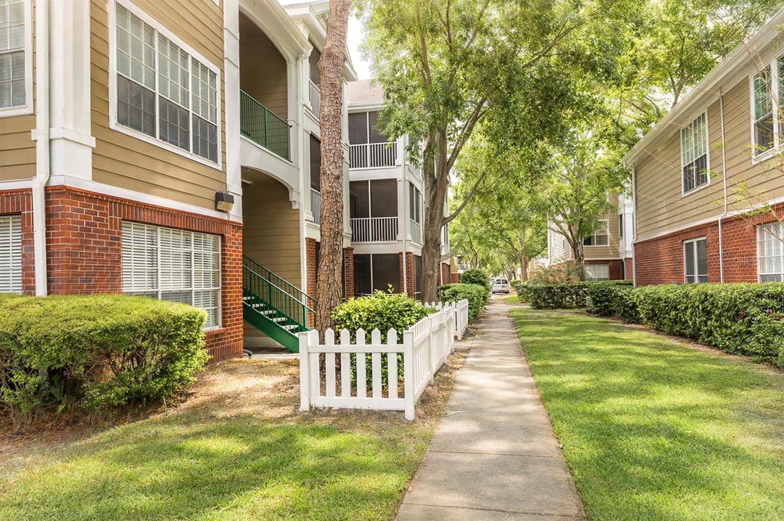 Cozy Community Feel - 13015 PLANTATION PARK CIR #1027, ORLANDO