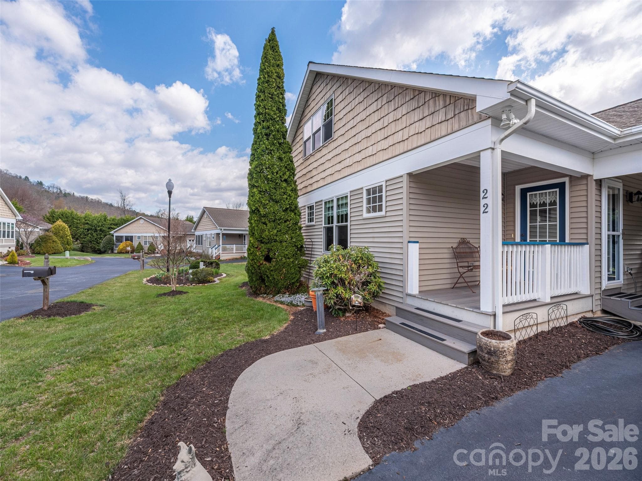 Townhouse at Waynesville, photo 3 of 26