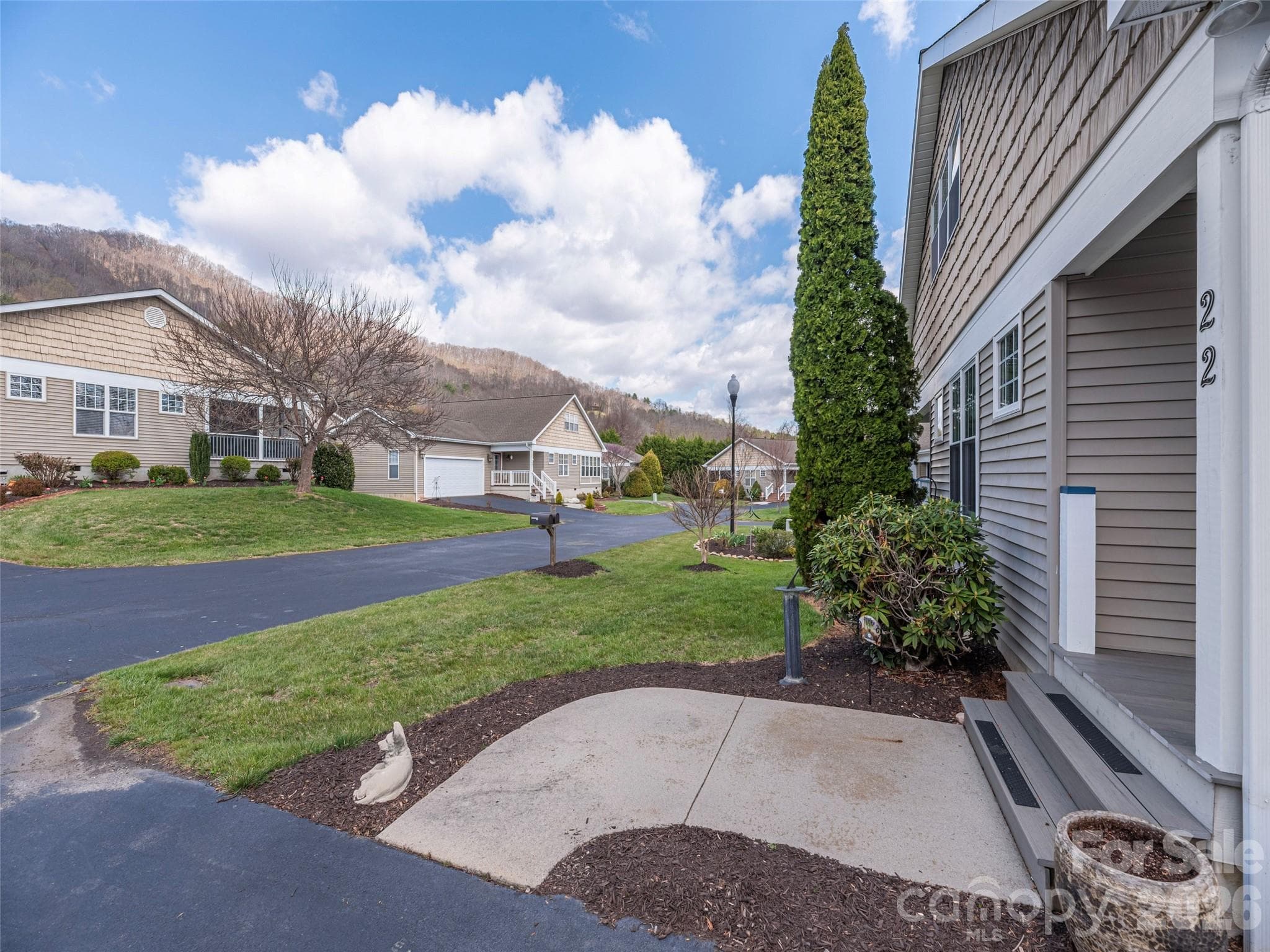Townhouse at Waynesville, photo 4 of 26