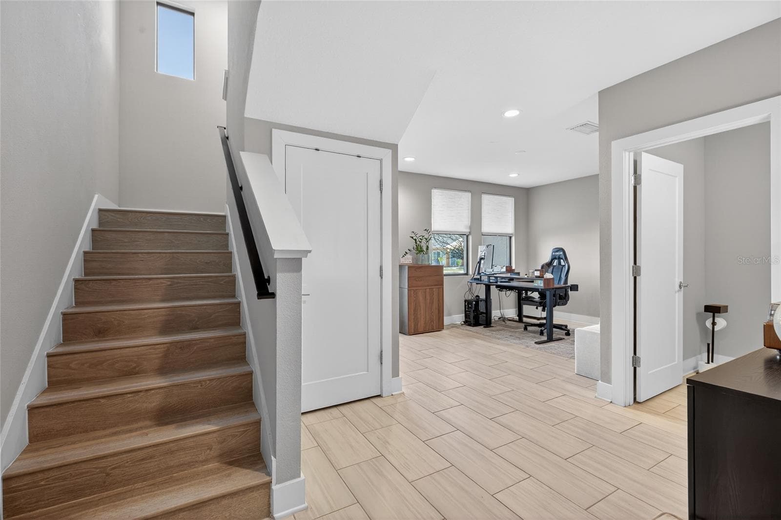 Townhouse at 2526 13TH AVE N, ST PETERSBURG, photo 18 of 65
