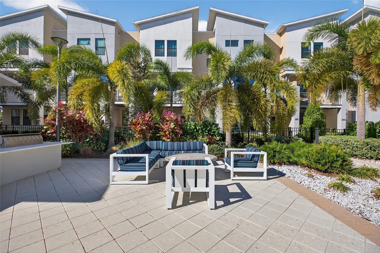 Townhouse at 2526 13TH AVE N, ST PETERSBURG, photo 56 of 65