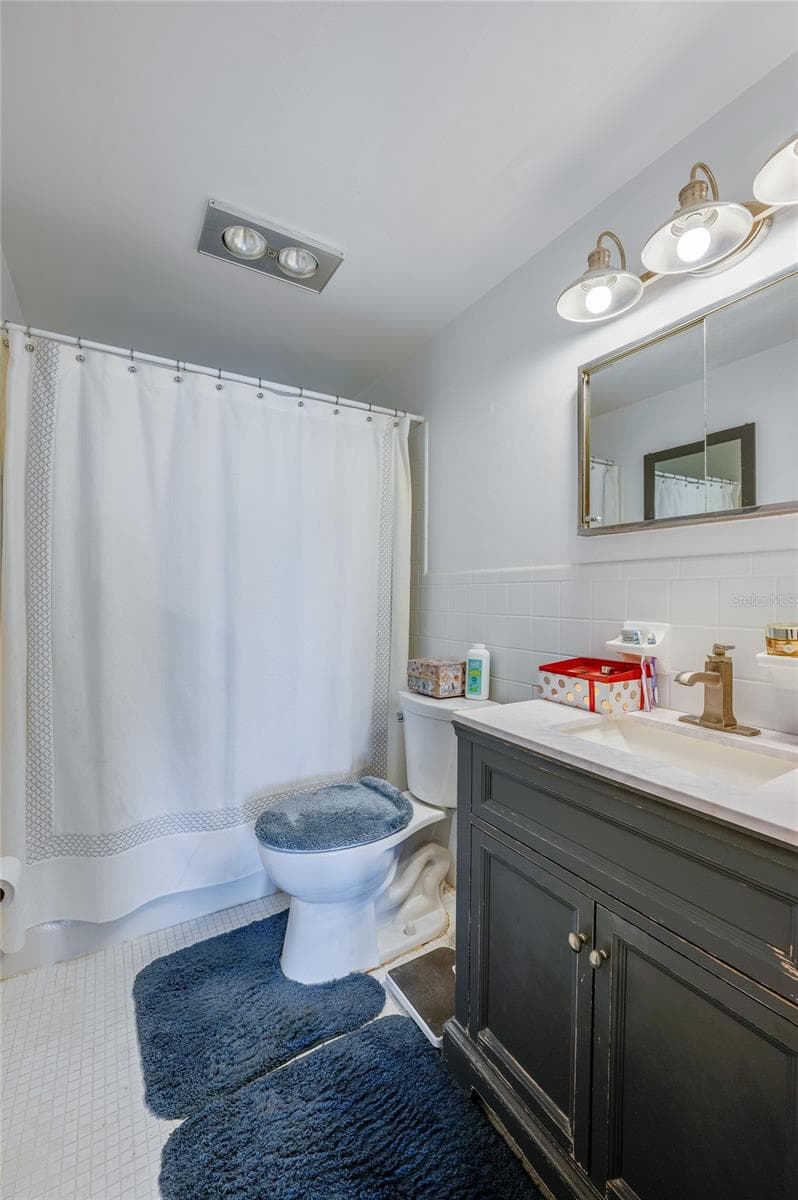 Primary bathroom - 404 S BEACH ST #230 (604), DAYTONA BEACH