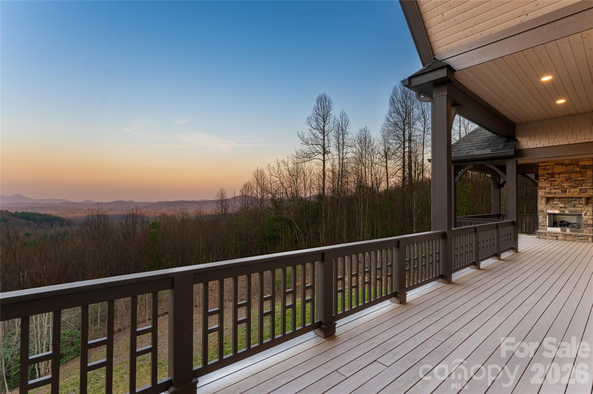 Expansive Mountain Views - 527 Falkirk Way, Zirconia