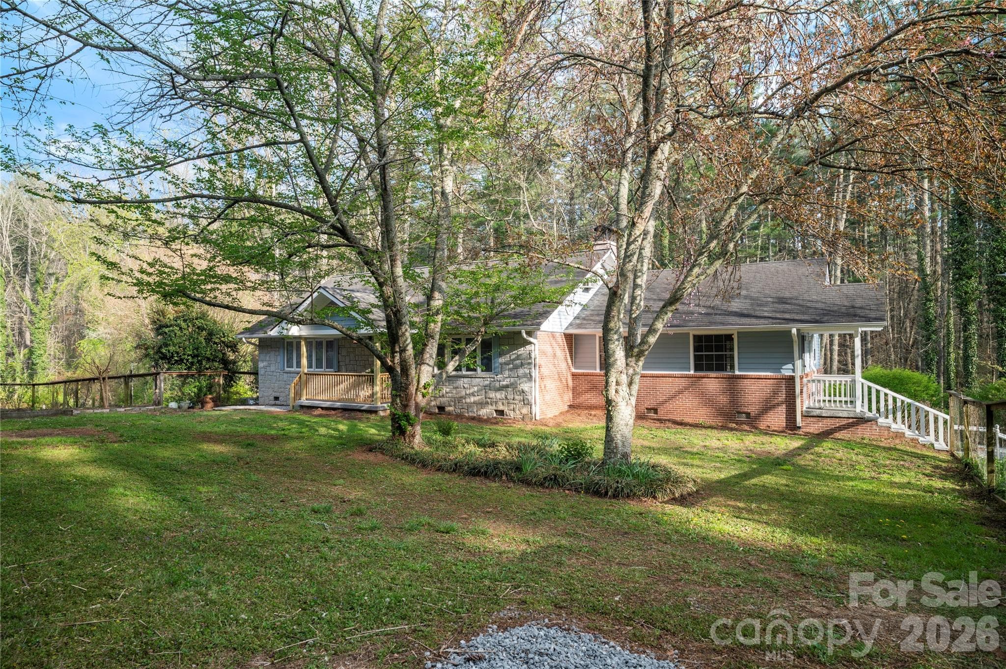 Single Family Residence at Hendersonville, photo 2 of 48