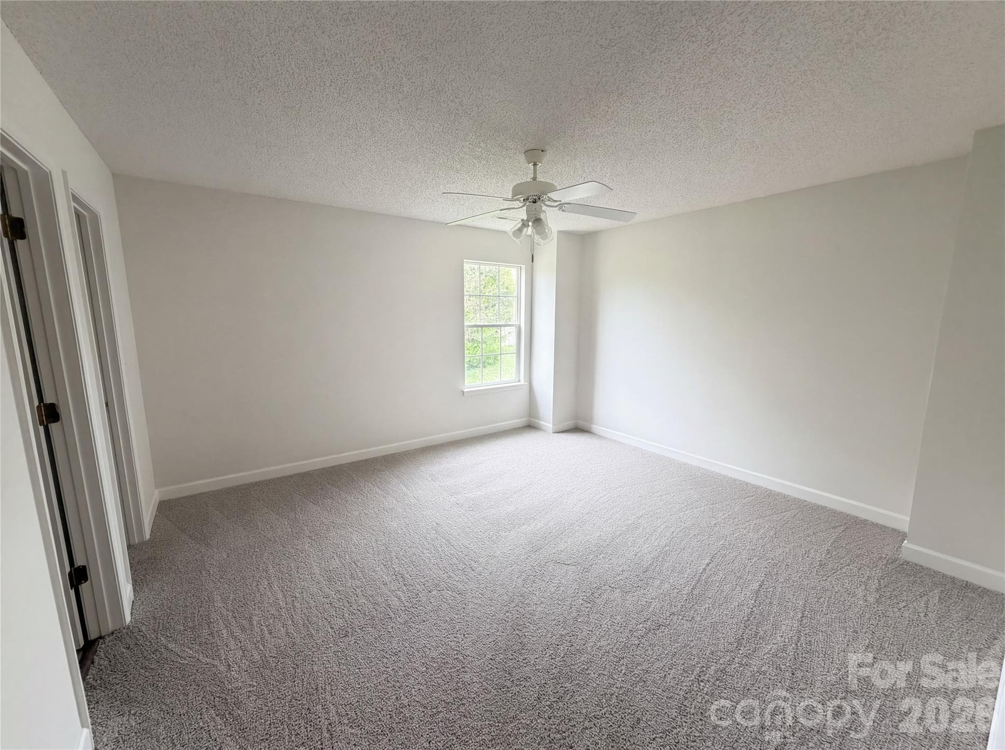 Single Family Residence at 6620 Iron Brigade Lane, Charlotte, photo 4 of 16