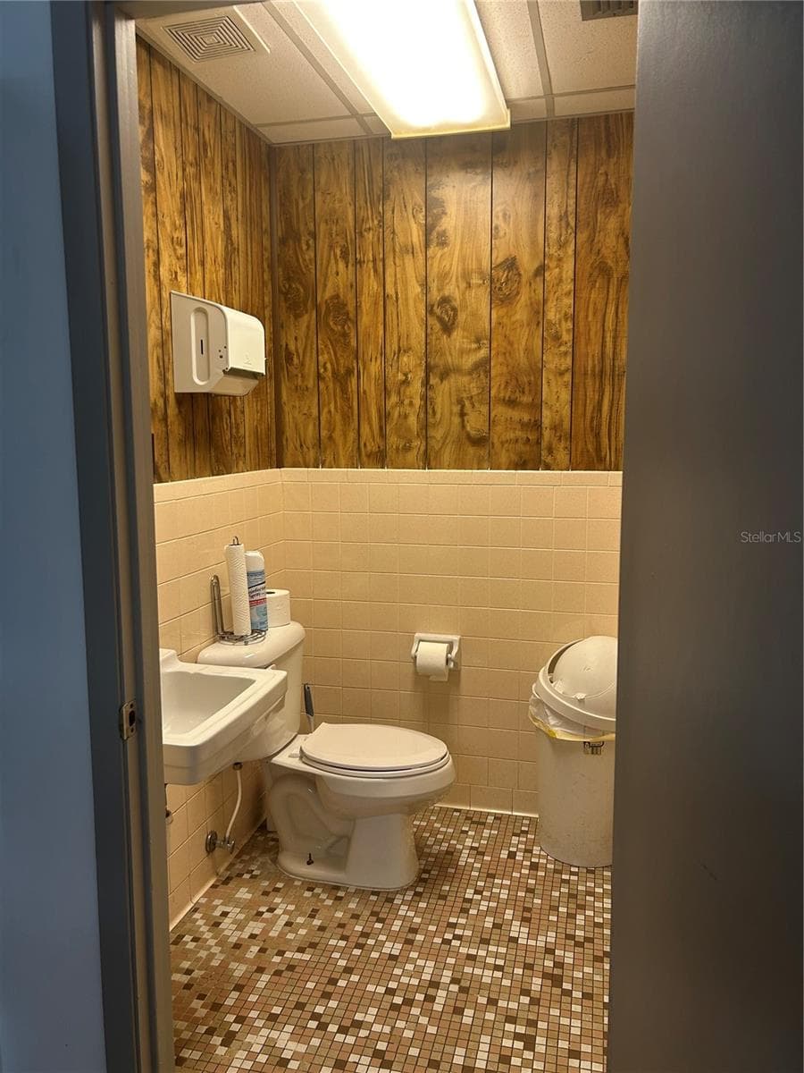 Business at 1605 N TEMPLE AVE, STARKE, photo 6 of 7