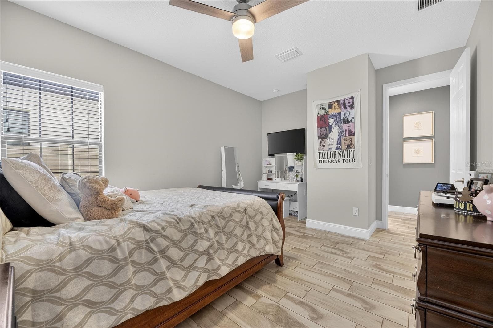 Single Family Residence at 12444 HORSESHOE BEND DR, LITHIA, photo 33 of 89