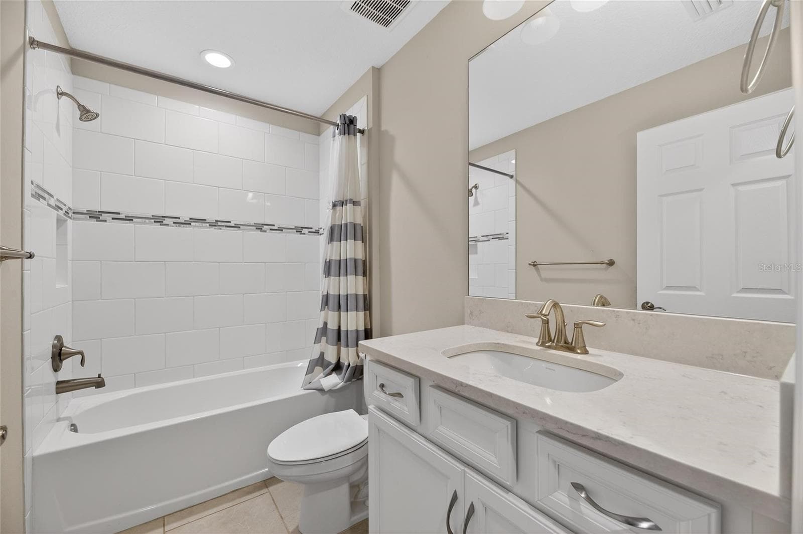 Single Family Residence at 12444 HORSESHOE BEND DR, LITHIA, photo 37 of 89
