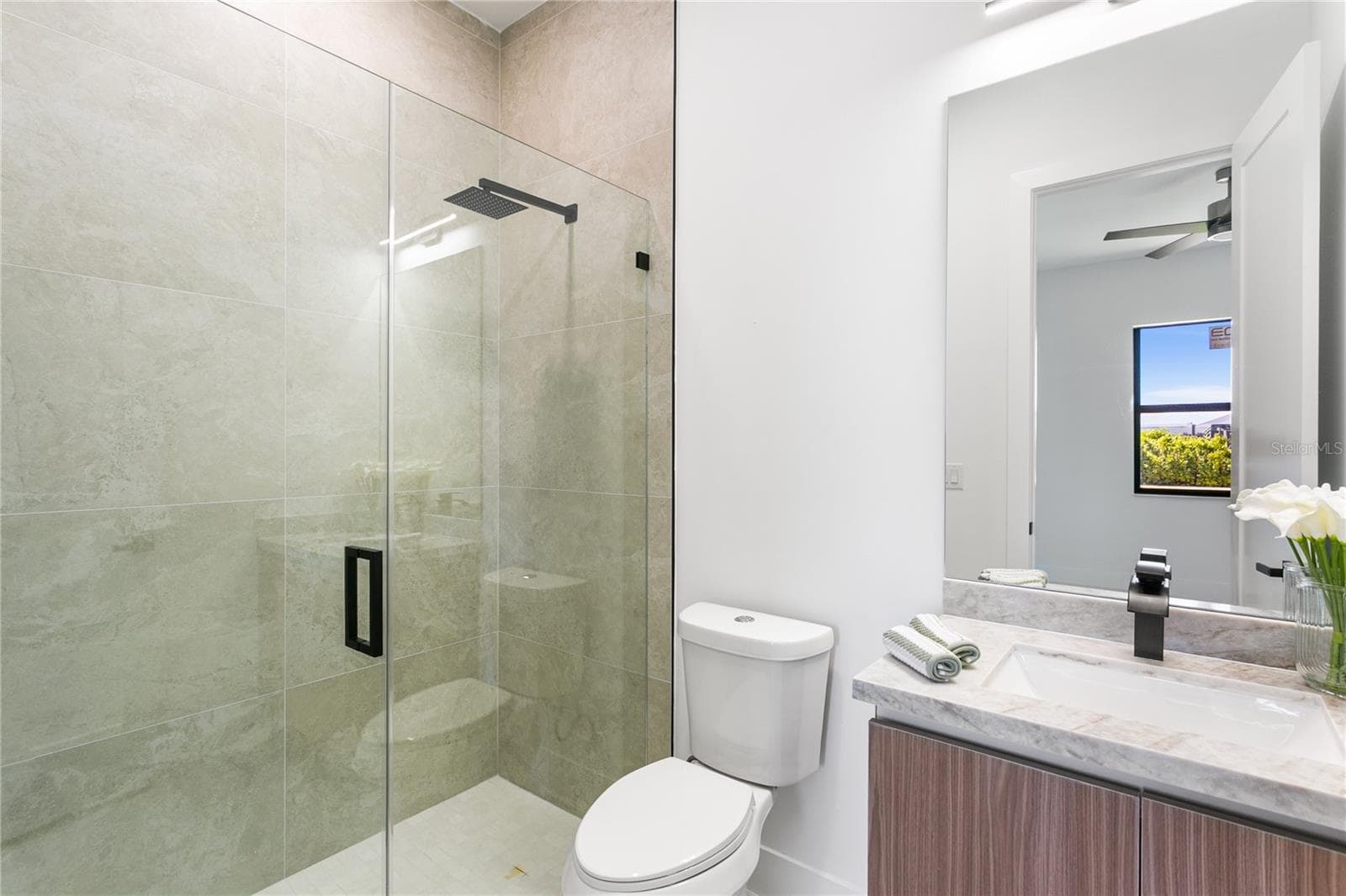 Second Primary En Suite - 3300 NW 1ST TER, CAPE CORAL