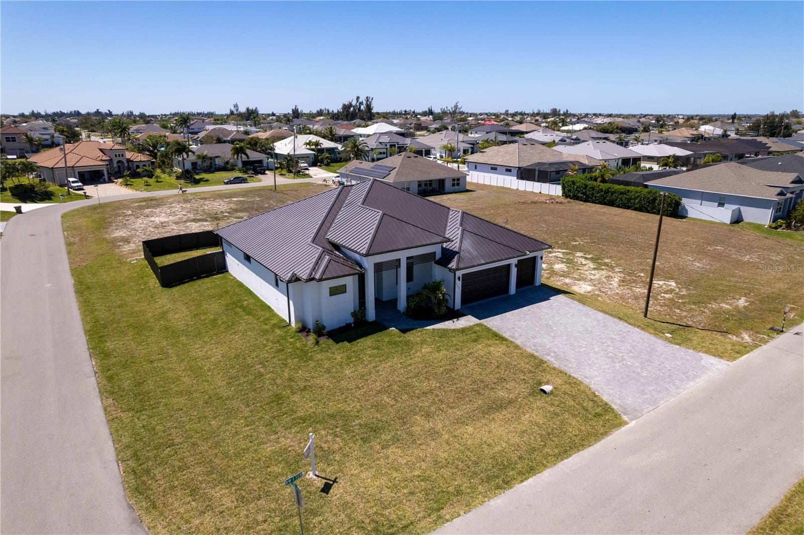Ideal for full-time living or seasonal use. - 3300 NW 1ST TER, CAPE CORAL