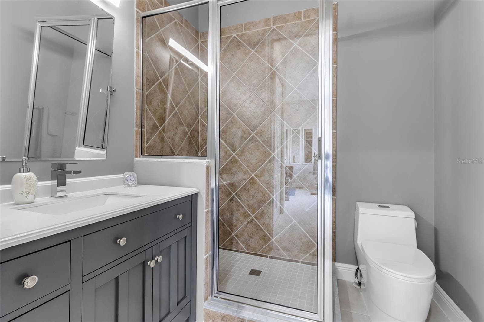 En Suite - 1915 HARBOUR LINKS CIR #6, LONGBOAT KEY