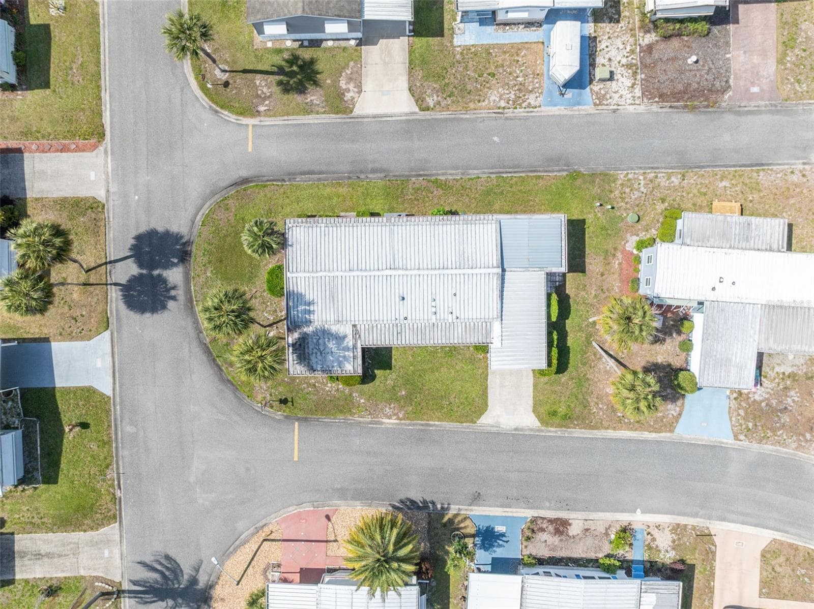 Mobile Home at 270 PALAI AVE, LEESBURG, photo 33 of 49