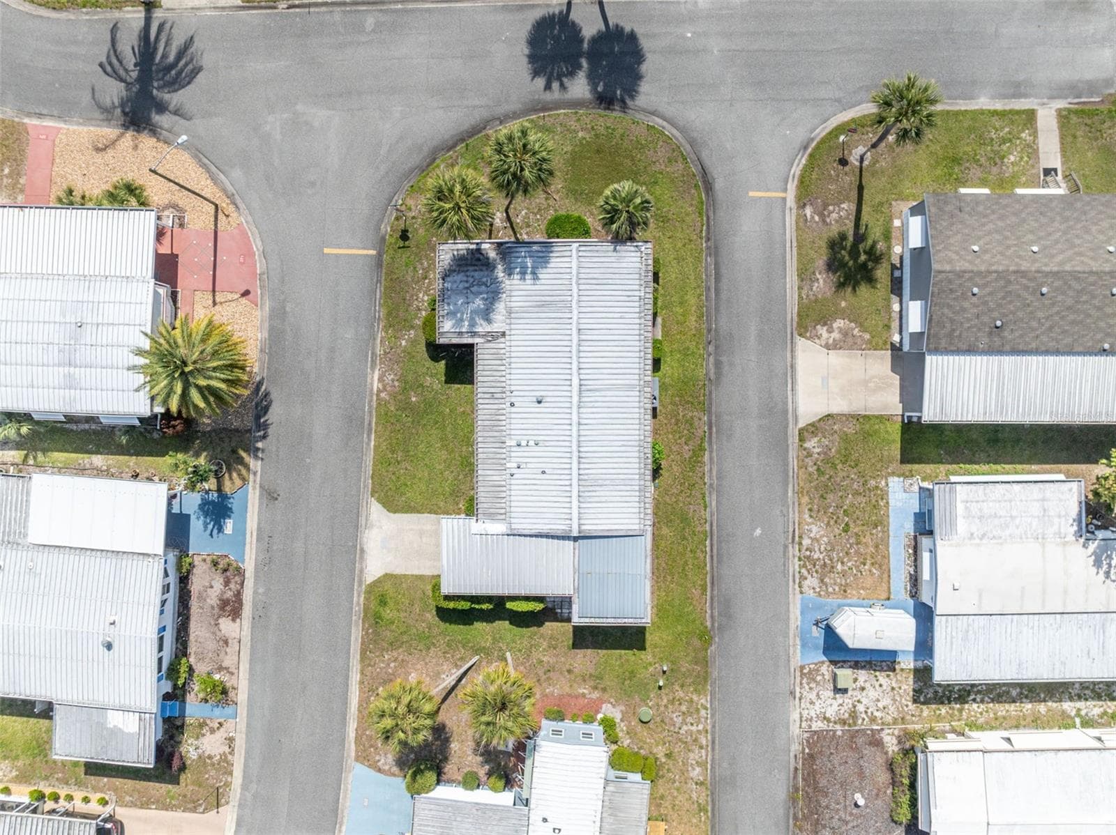 Mobile Home at 270 PALAI AVE, LEESBURG, photo 34 of 49