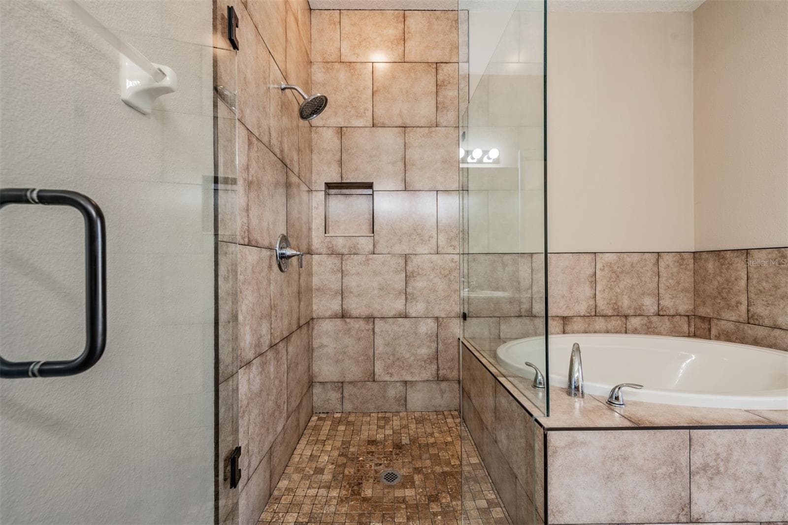Single Family Residence at 17216 ALDERMAN TURNER RD, WIMAUMA, photo 29 of 58