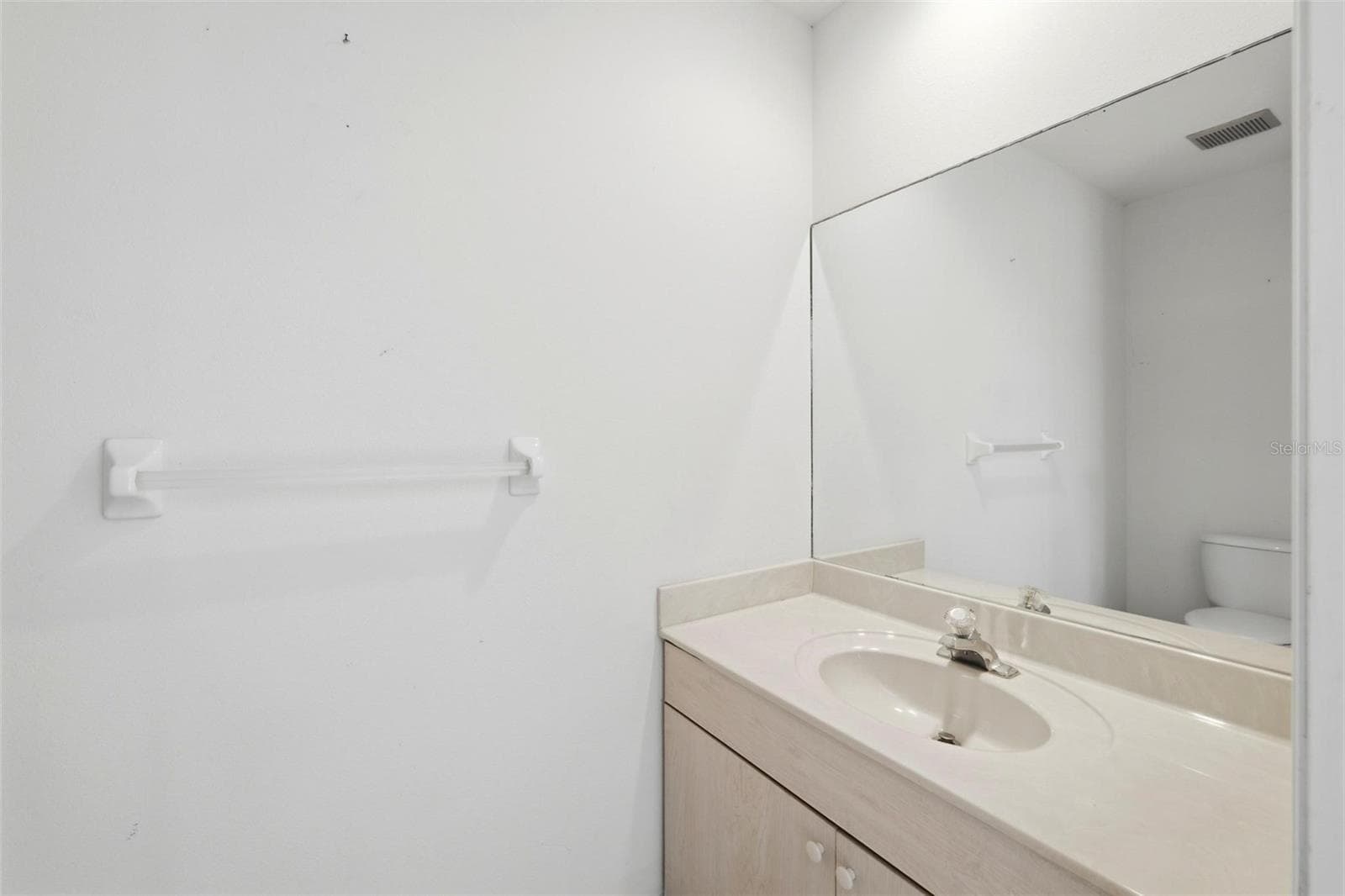 1/2 bath next to pool - 605 ROTONDA CIR, ROTONDA WEST
