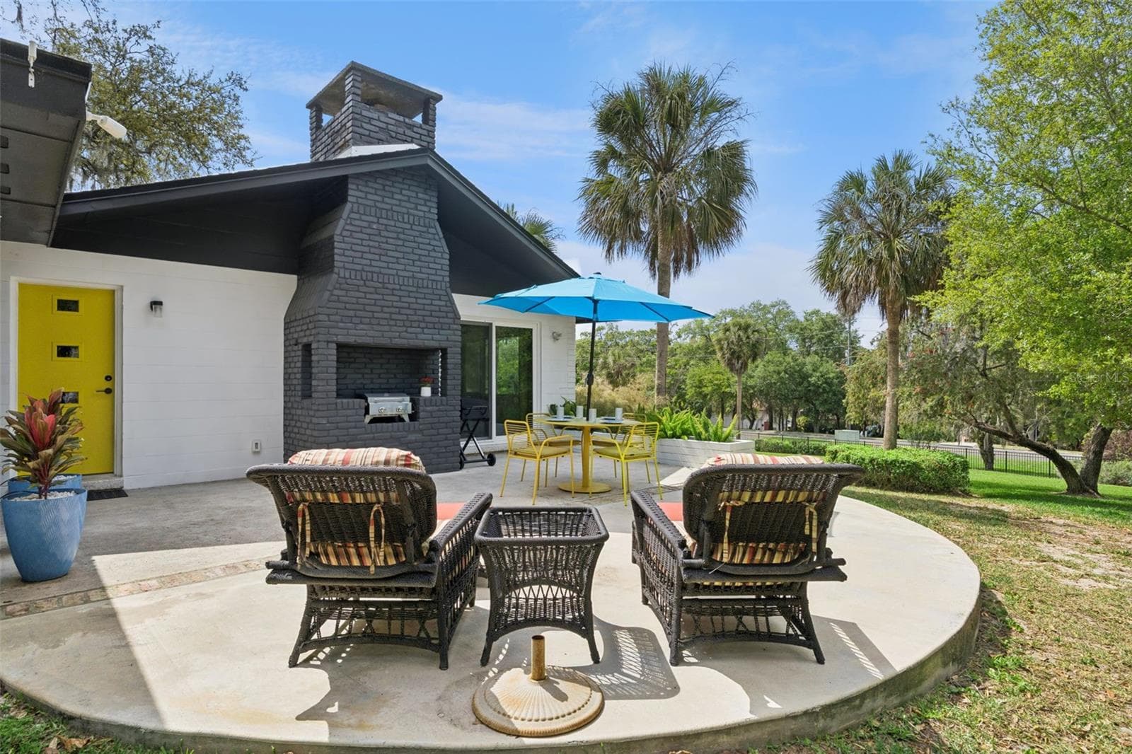 Single Family Residence at 10426 LAKESHORE DR, CLERMONT, photo 33 of 40