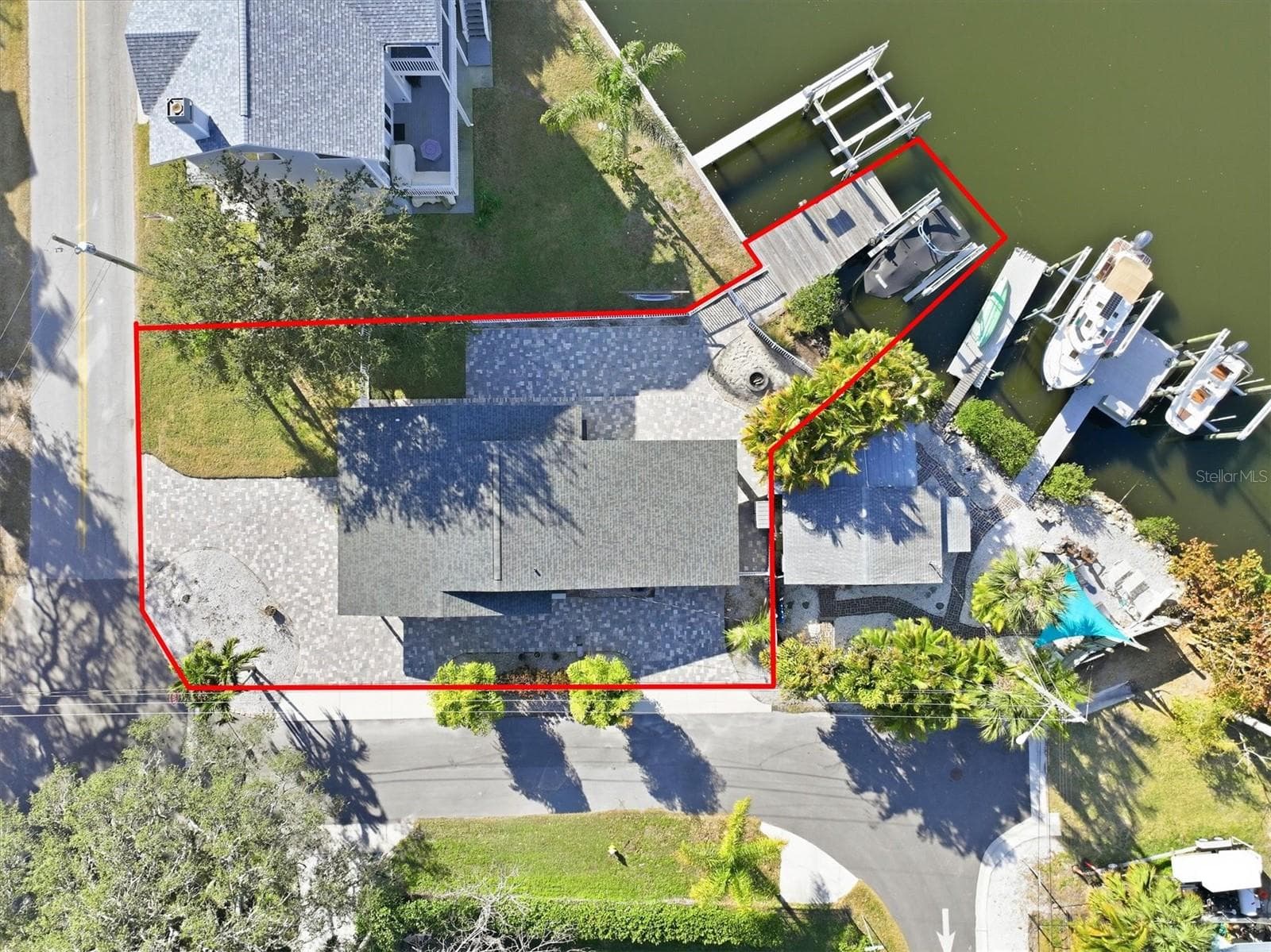 Single Family Residence at 302 GEORGIA AVE, CRYSTAL BEACH, photo 5 of 61
