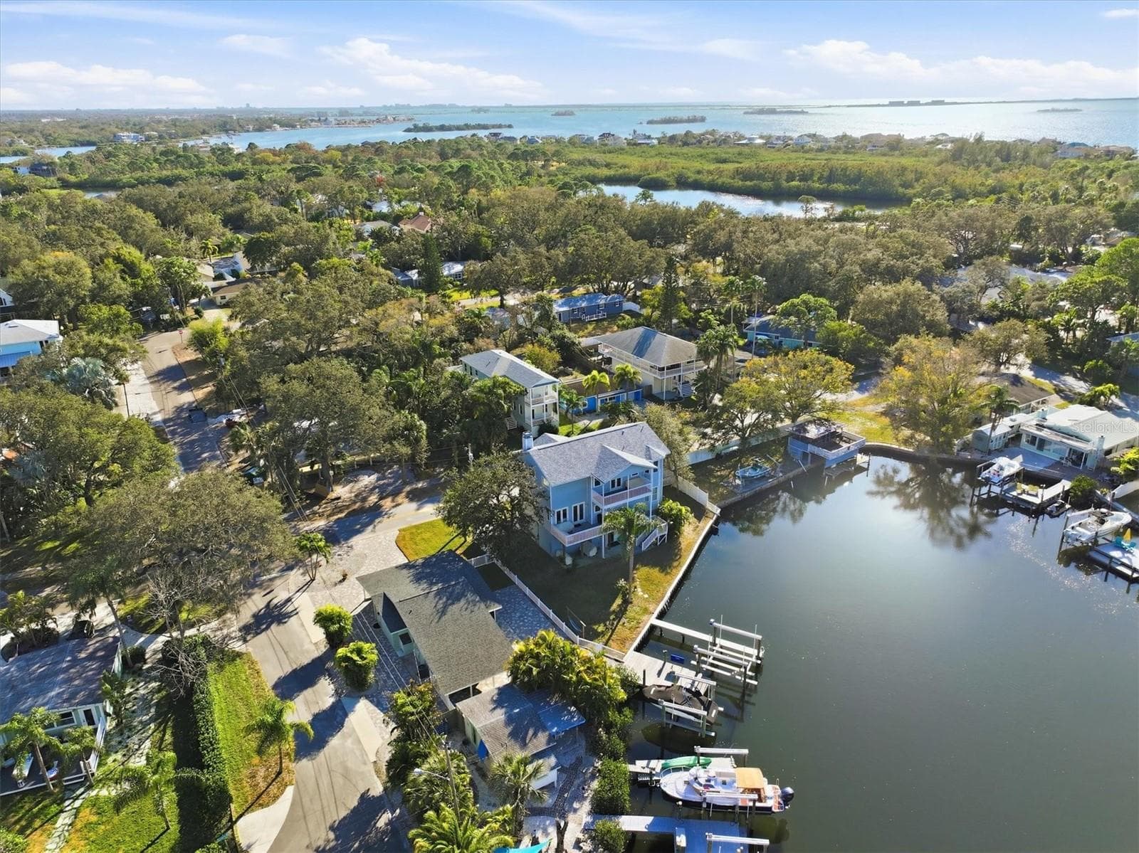Single Family Residence at 302 GEORGIA AVE, CRYSTAL BEACH, photo 8 of 61