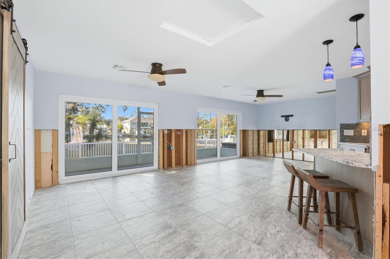 Single Family Residence at 302 GEORGIA AVE, CRYSTAL BEACH, photo 11 of 61