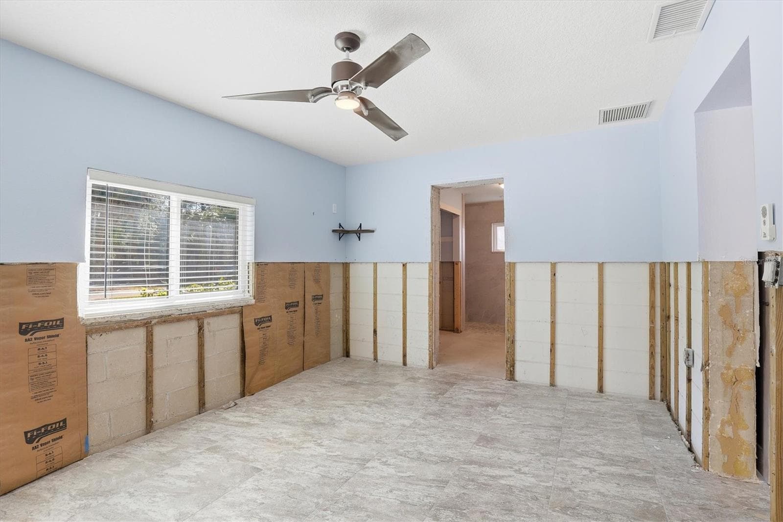 Single Family Residence at 302 GEORGIA AVE, CRYSTAL BEACH, photo 20 of 61