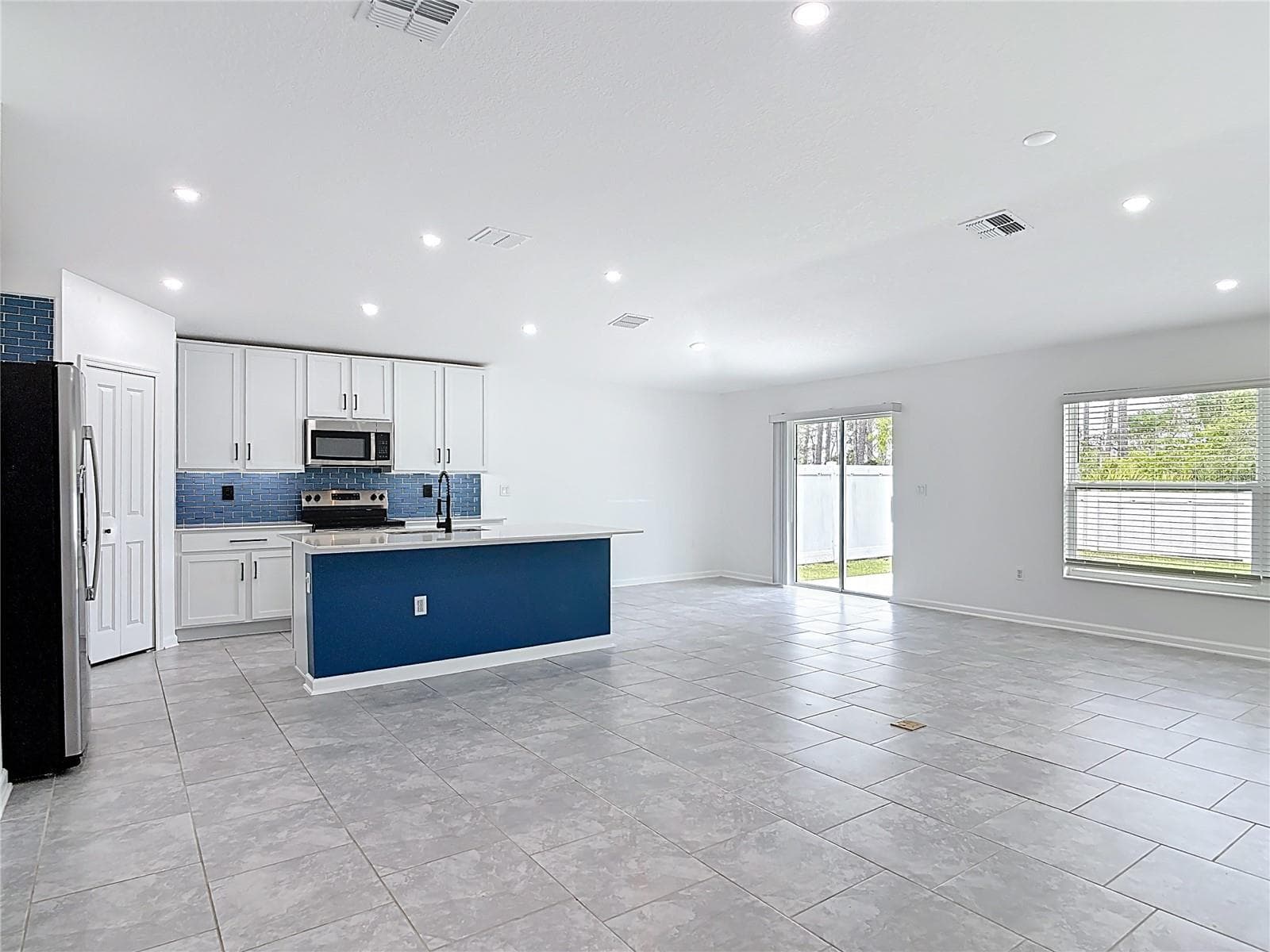 Single Family Residence at 1312 PEACH CREEK DR, OSTEEN, photo 7 of 62
