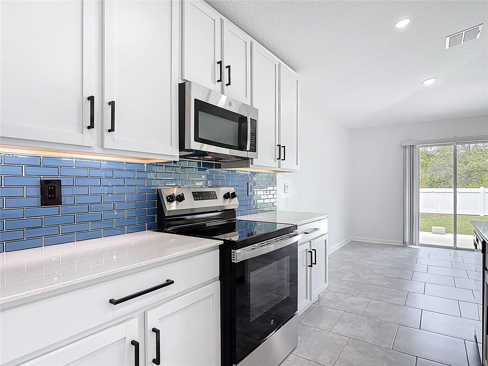 Single Family Residence at 1312 PEACH CREEK DR, OSTEEN, photo 10 of 62