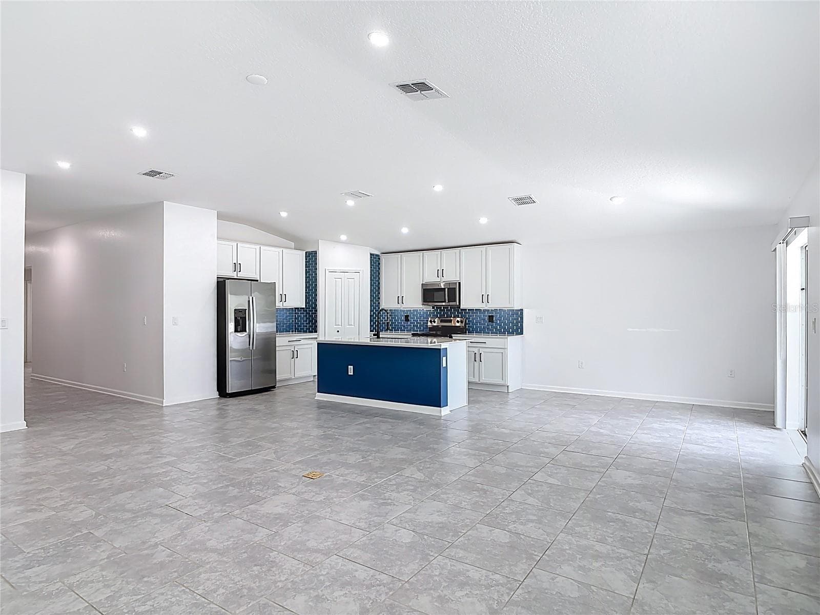 Single Family Residence at 1312 PEACH CREEK DR, OSTEEN, photo 22 of 62