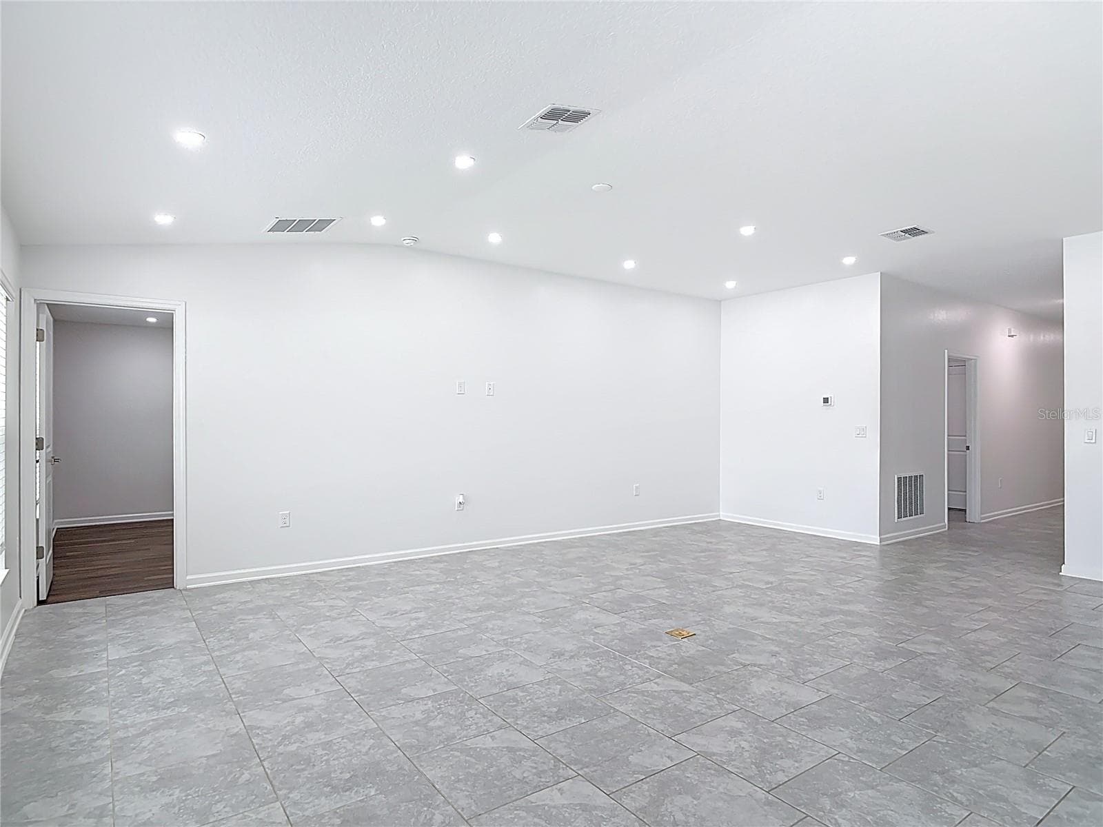 Single Family Residence at 1312 PEACH CREEK DR, OSTEEN, photo 23 of 62