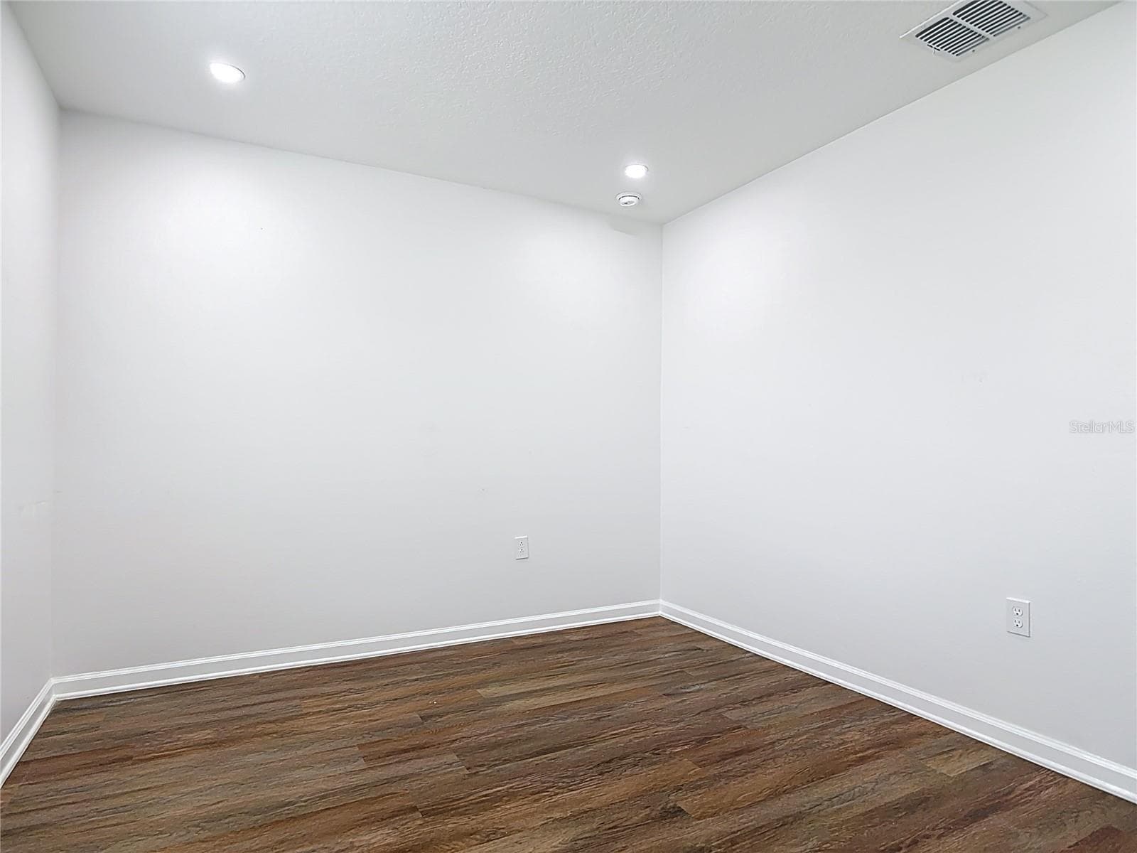 Single Family Residence at 1312 PEACH CREEK DR, OSTEEN, photo 28 of 62