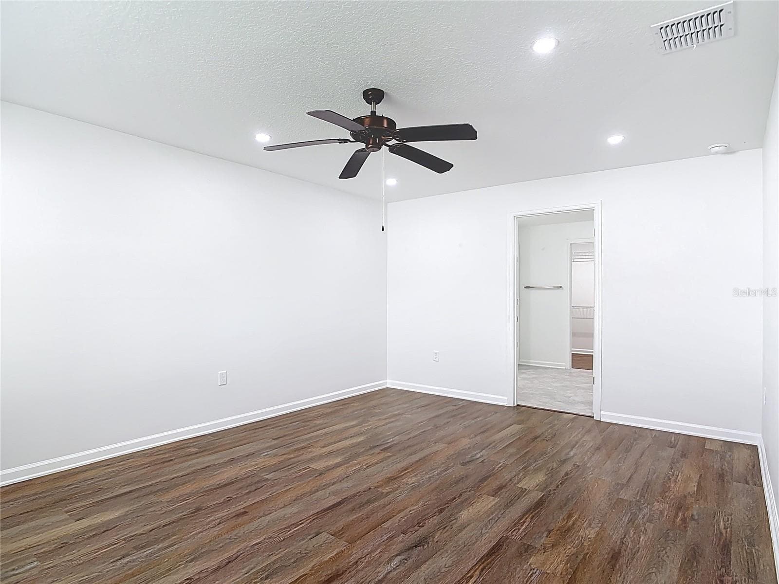 Single Family Residence at 1312 PEACH CREEK DR, OSTEEN, photo 38 of 62