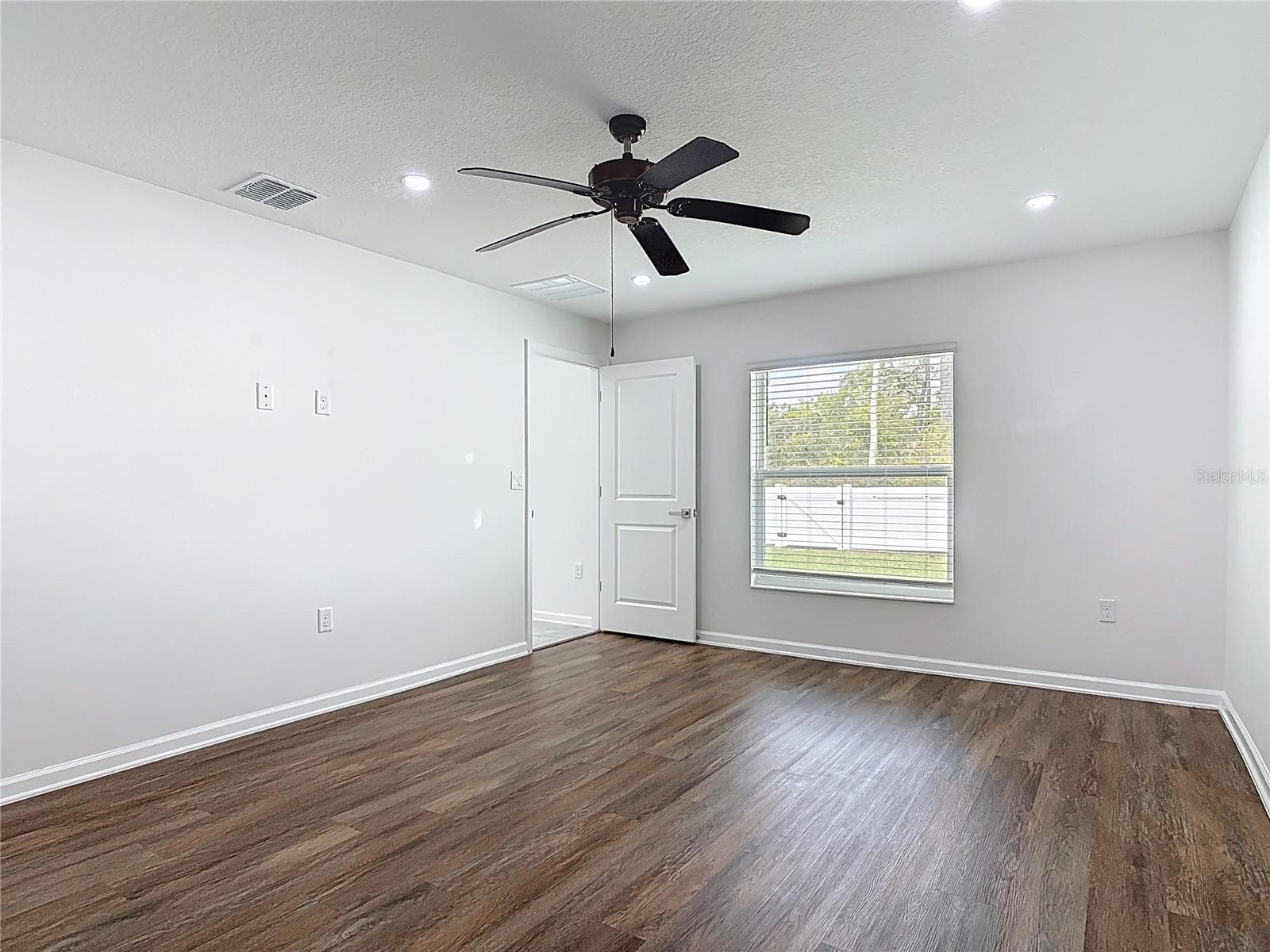 Single Family Residence at 1312 PEACH CREEK DR, OSTEEN, photo 40 of 62
