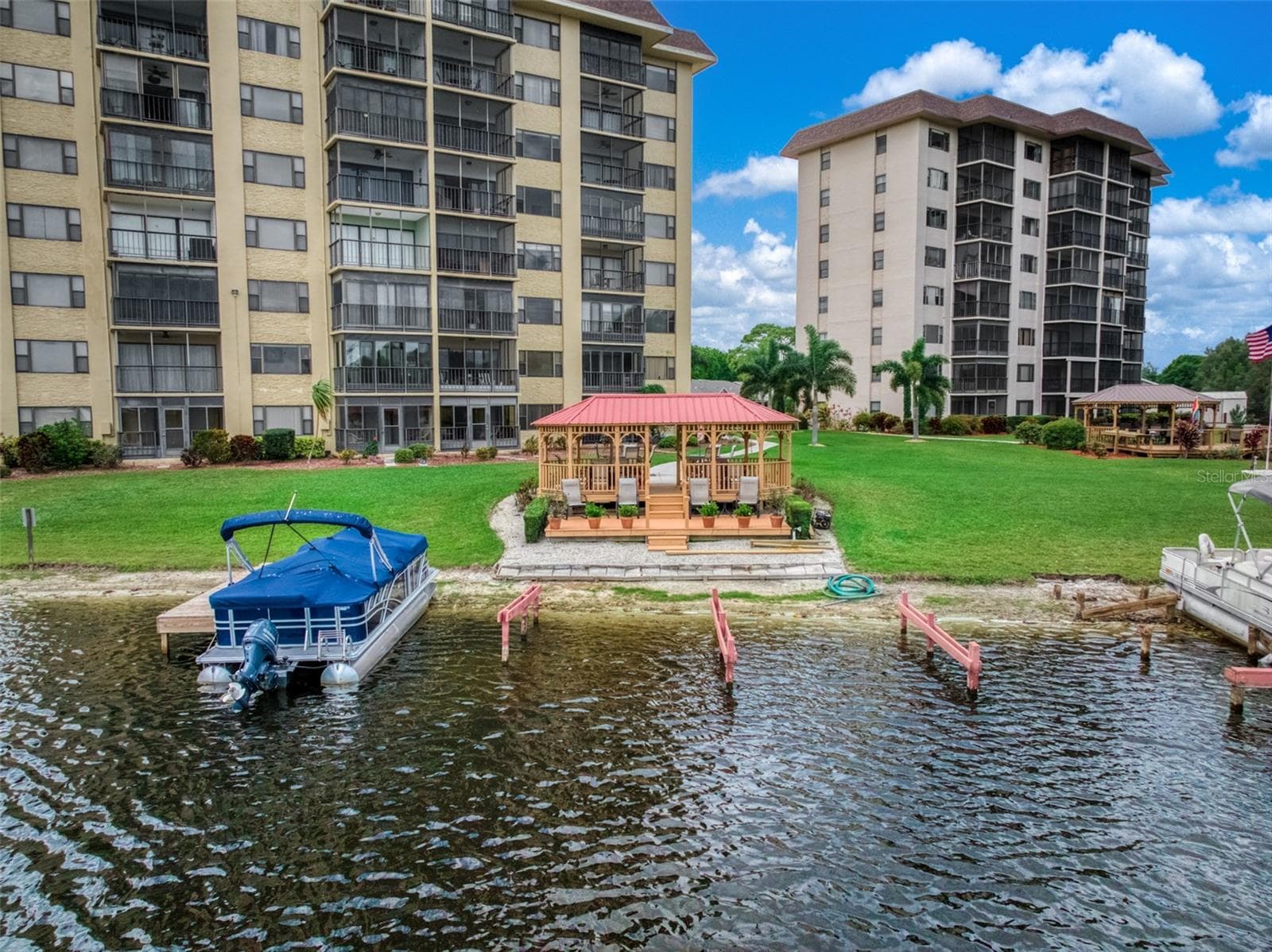117 COUNTRY CLUB DR #202