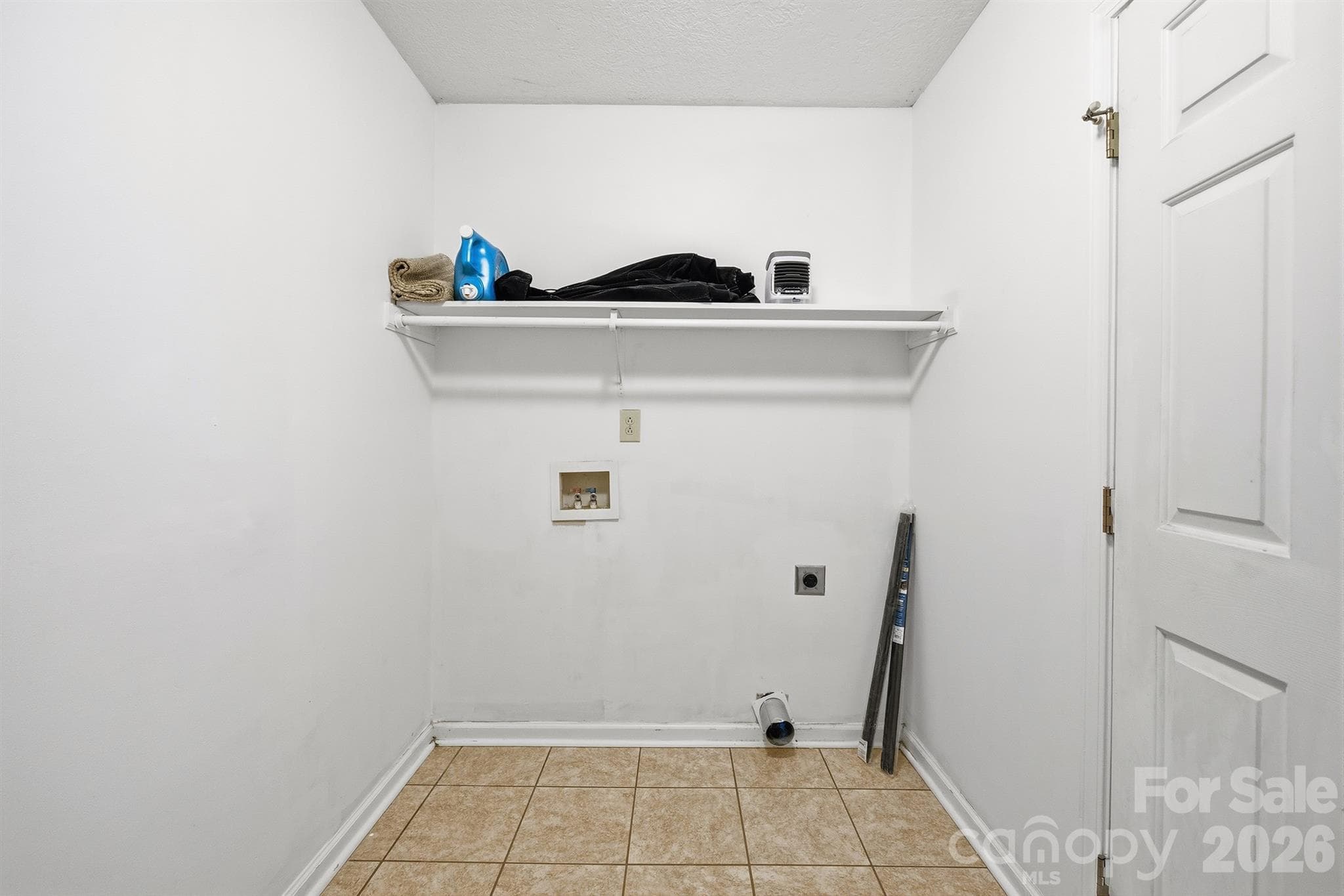 Mud room - 5406 Winding Oak Drive, Hickory