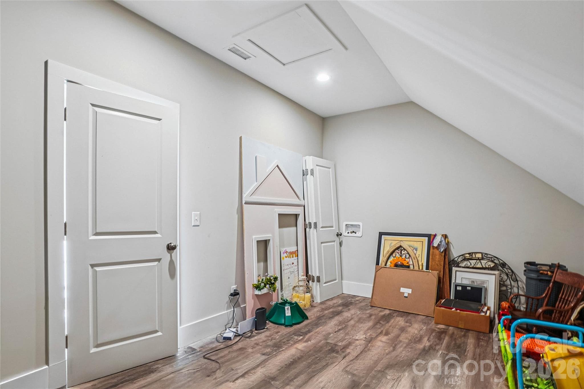 Walk in storage area - 1904 Canal Road, Catawba