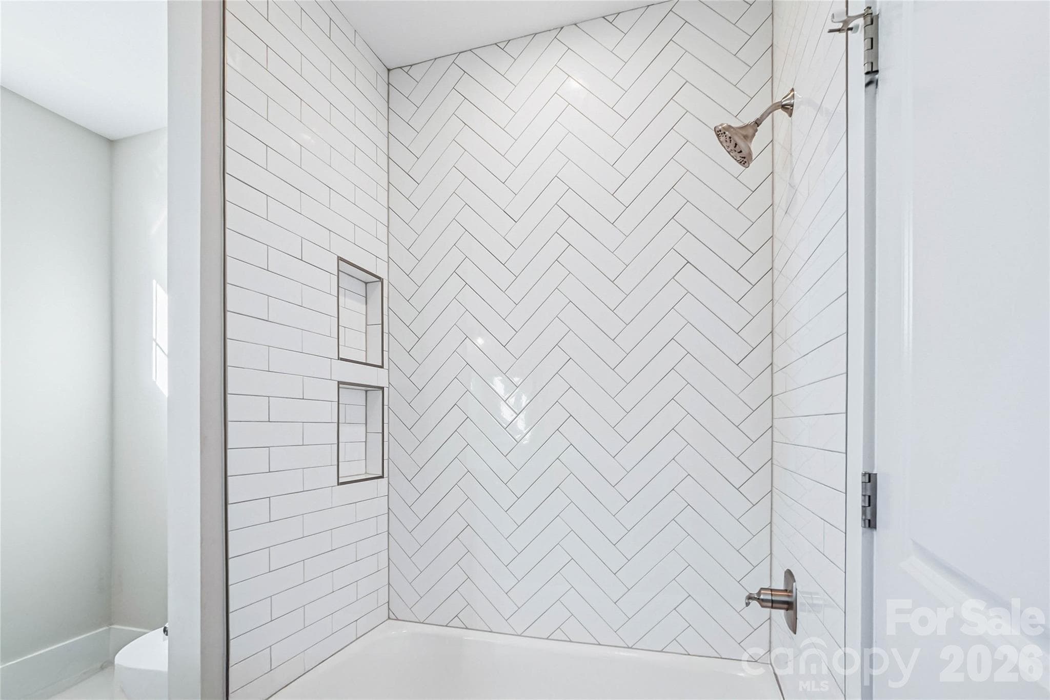 Upstairs bathroom - 1904 Canal Road, Catawba