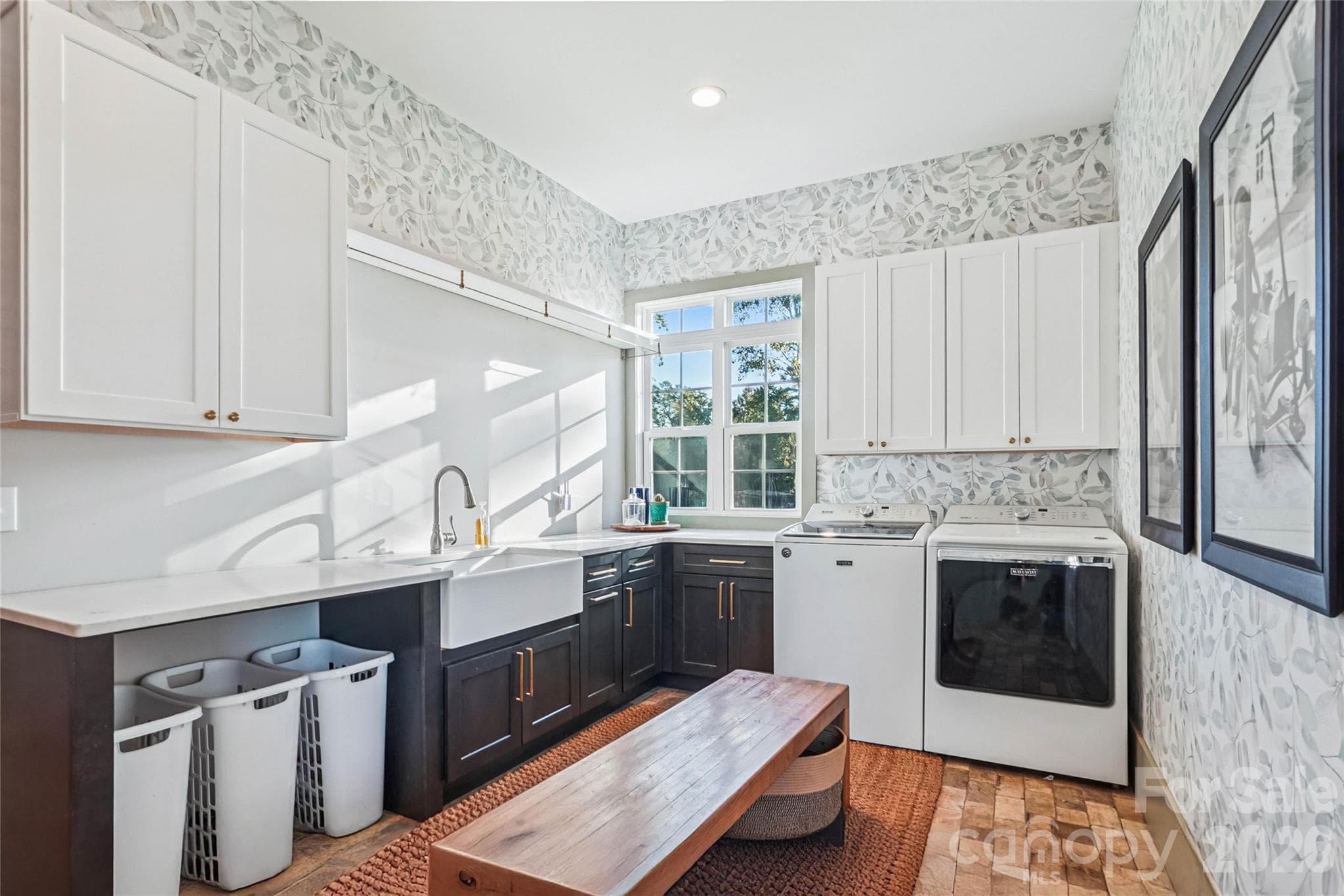 Large laundry and mud room. - 1904 Canal Road, Catawba