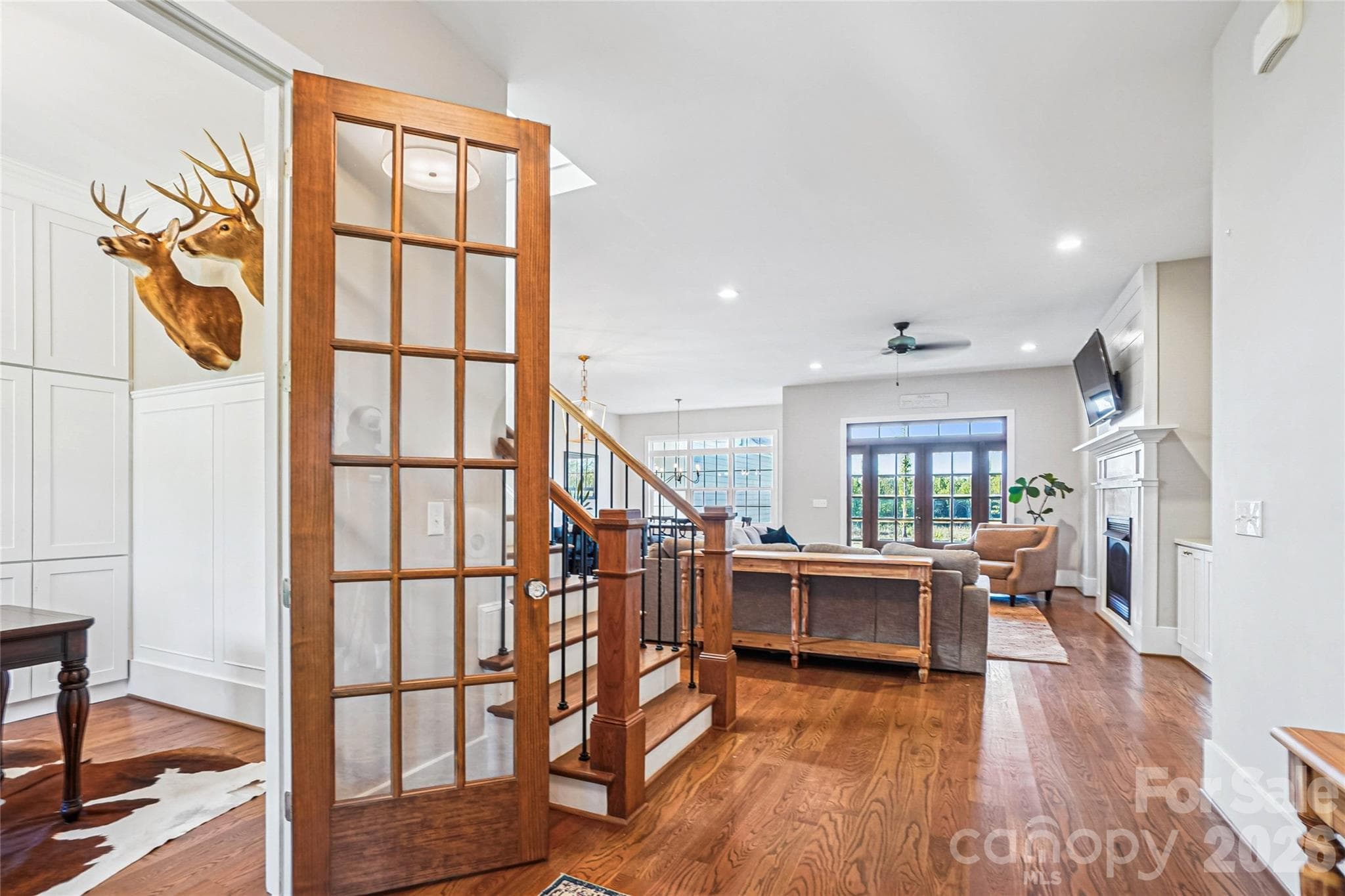 Entryway with office on the left. - 1904 Canal Road, Catawba