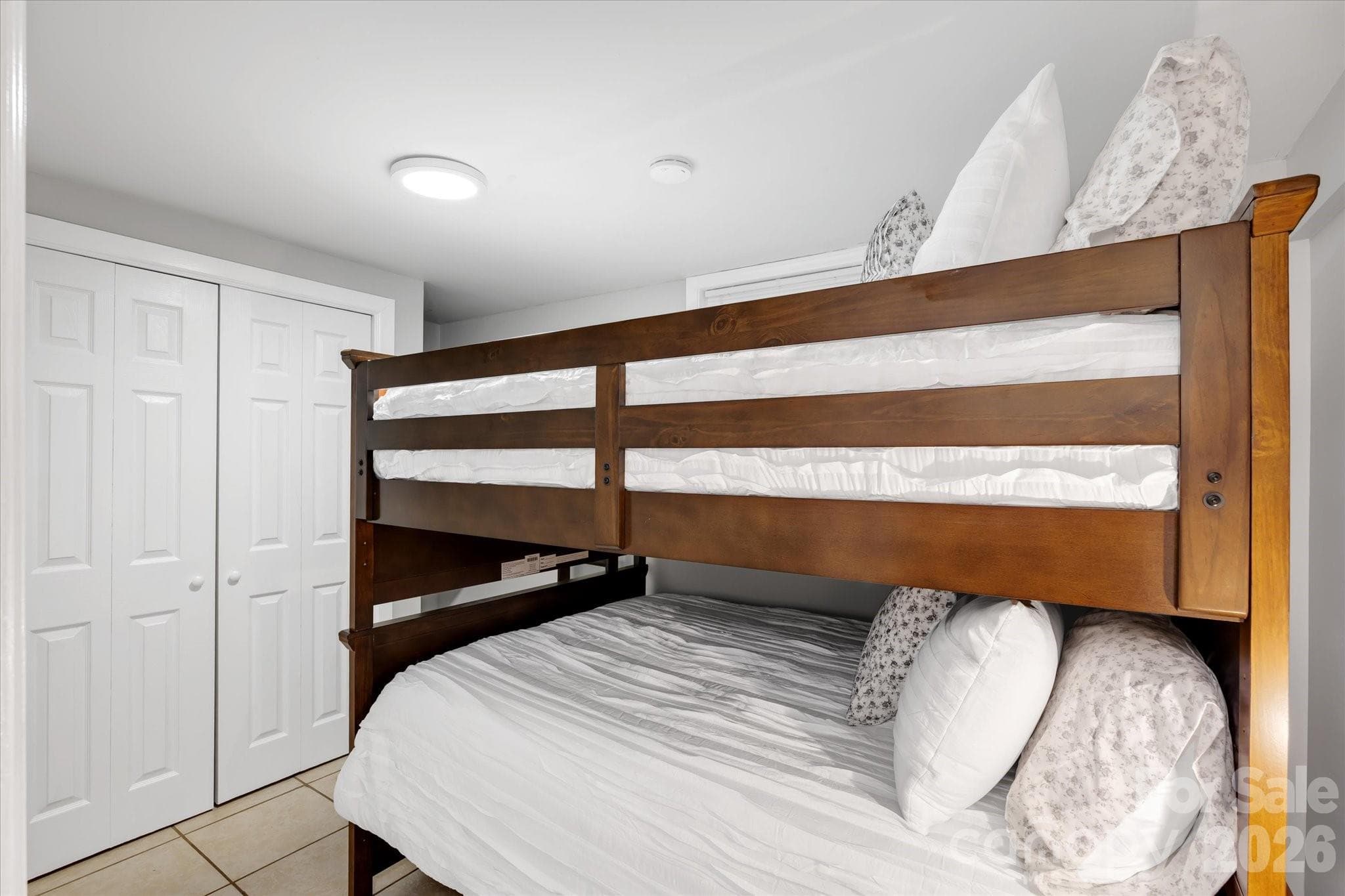 4th bedroom downstairs - 23 Springwood Drive, Asheville