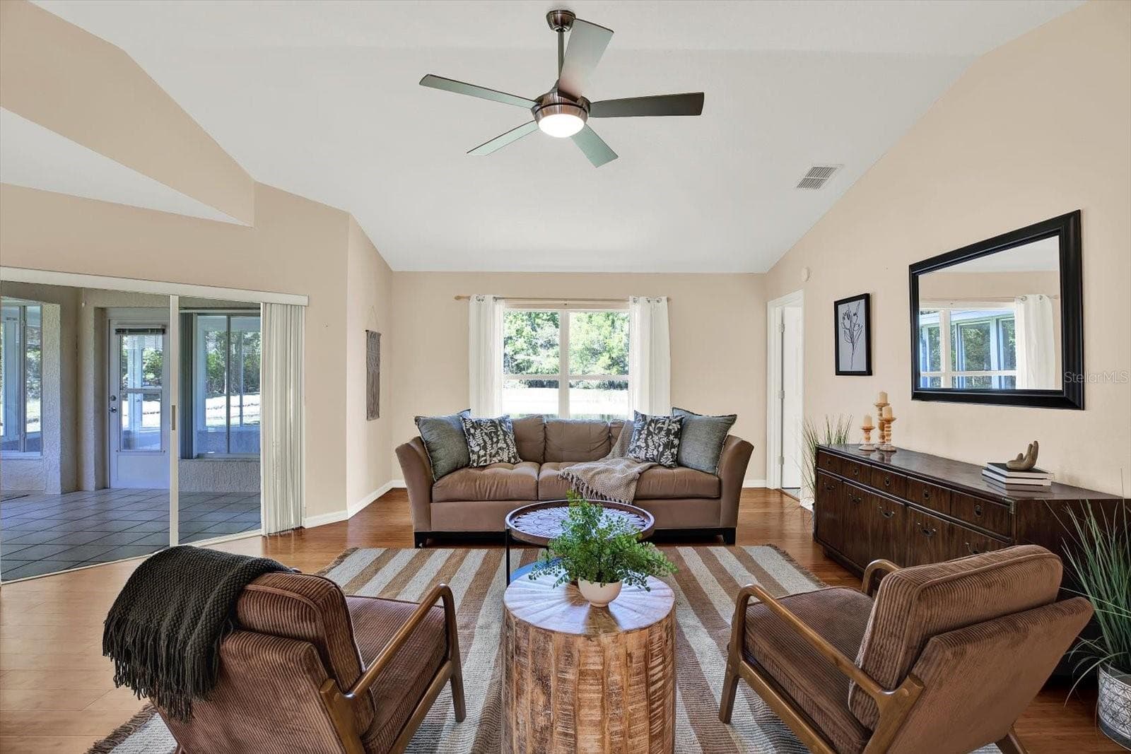 Single Family Residence at 29451 SCHINNECOCK HILLS LN, SAN ANTONIO, photo 11 of 77