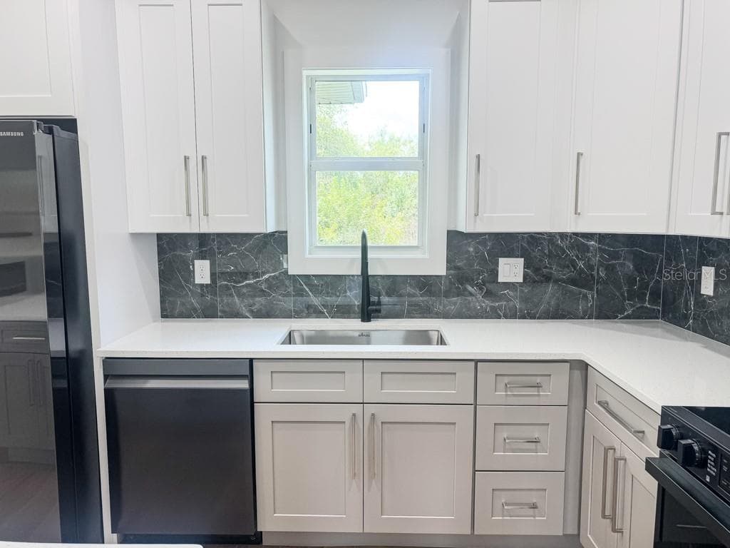 Single Family Residence at 4323 LA FRANCE AVE, NORTH PORT, photo 3 of 18
