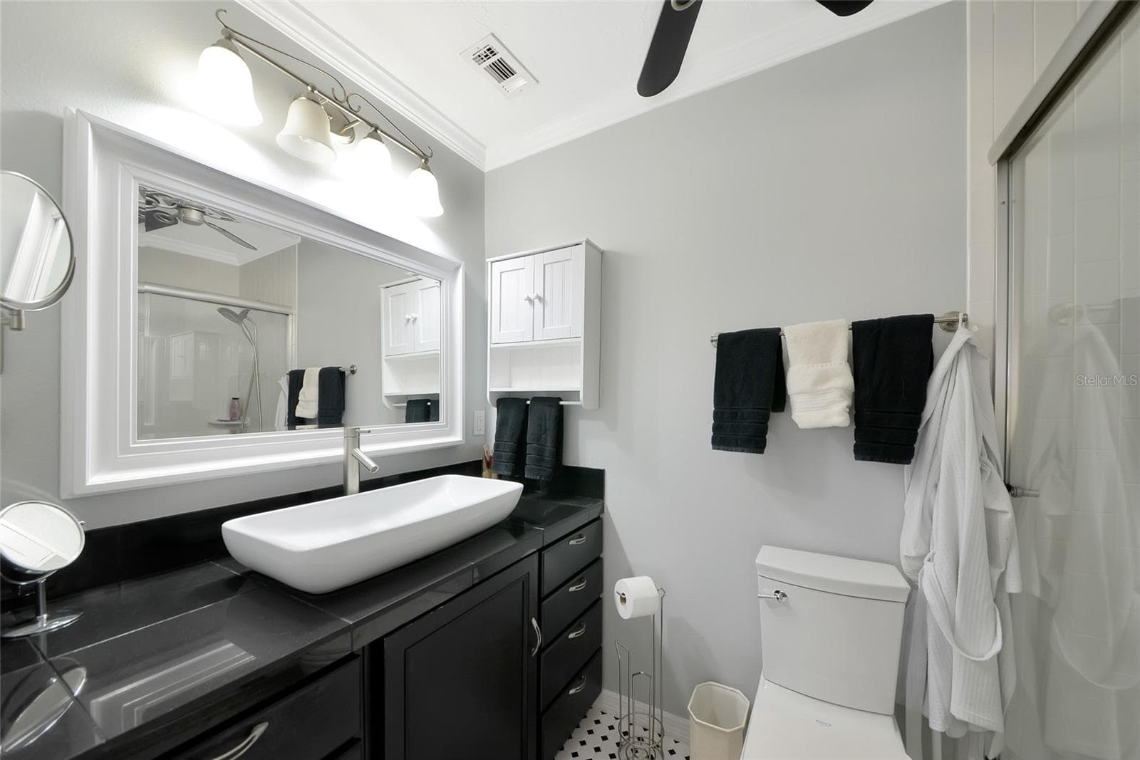 Modern master bath - 6220 29TH AVE W #6220, BRADENTON