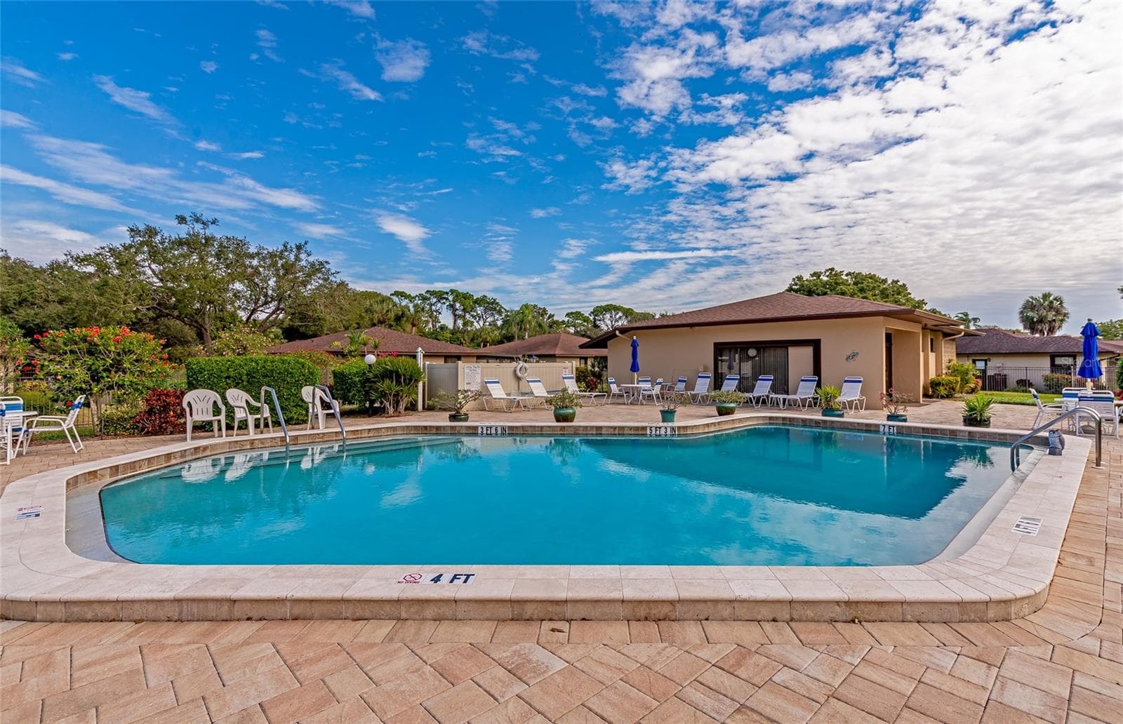Feel like a swim anyone??? - 6220 29TH AVE W #6220, BRADENTON