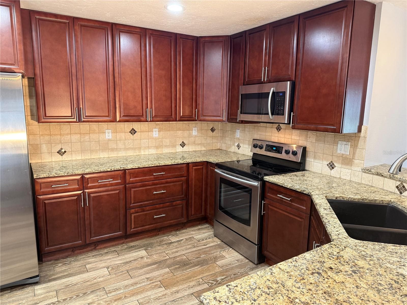 Upgraded Kitchen - 98 DADE AVE, SARASOTA