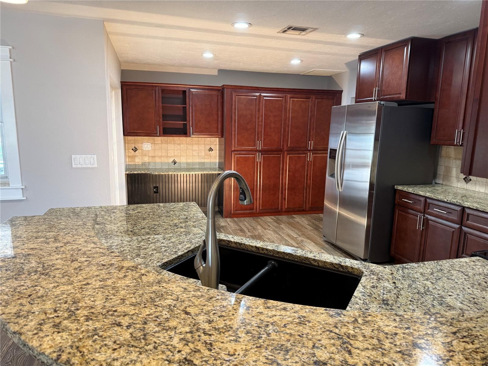 Large Kitchen / Open to Great Room - 98 DADE AVE, SARASOTA