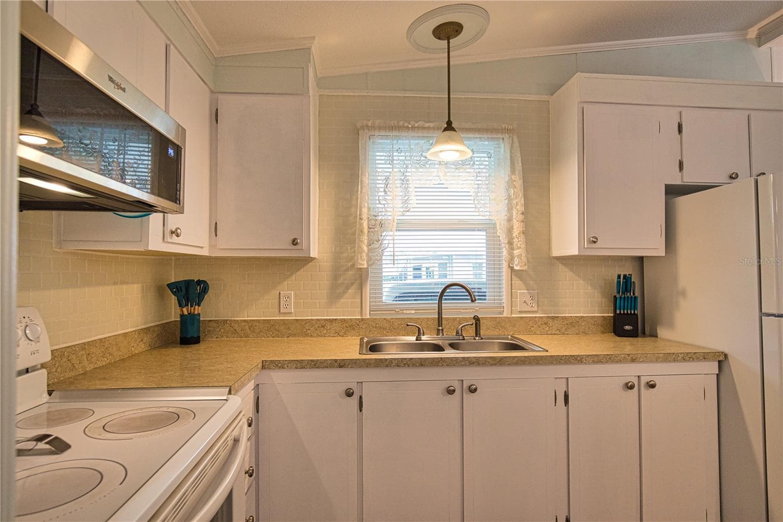 Manufactured Home at 618 IGLESIA DR, NORTH PORT, photo 6 of 80