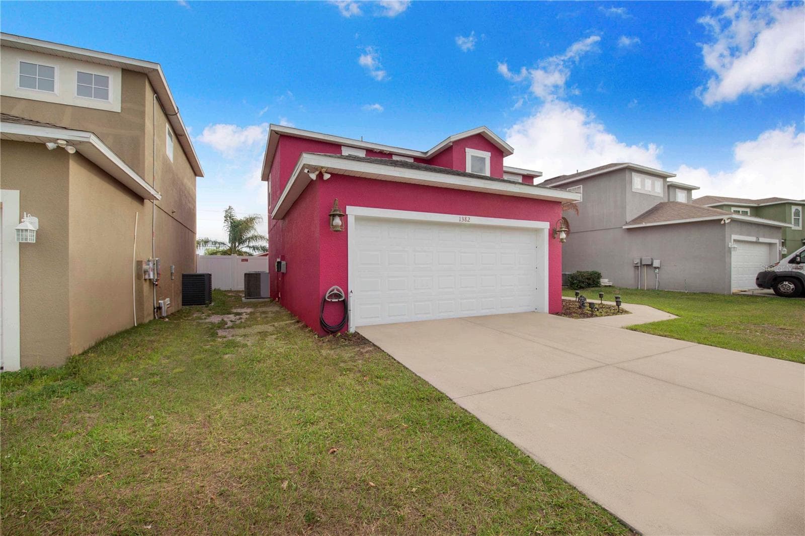 Single Family Residence at 1382 SALISBURY DR, WINTER HAVEN, photo 2 of 32